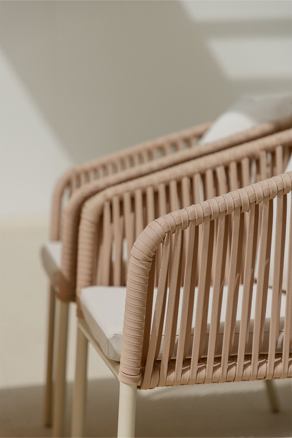 Silla de jardín con reposabrazos en cuerda trenzada Arhiza Classic, imagen de galer&iacute;a 2