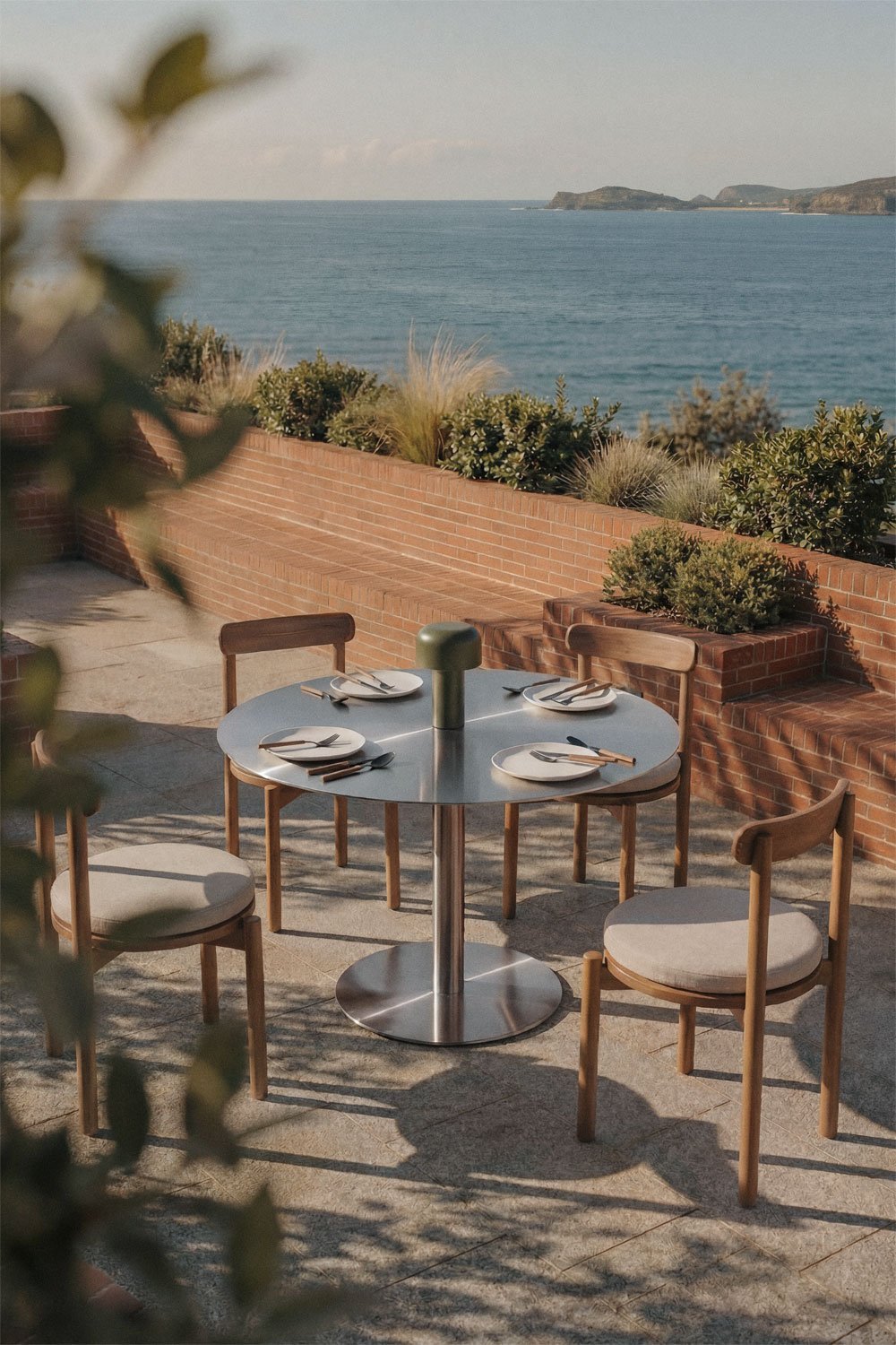 Mesa de jardín redonda en acero inoxidable Xiren, imagen de galer&iacute;a 1