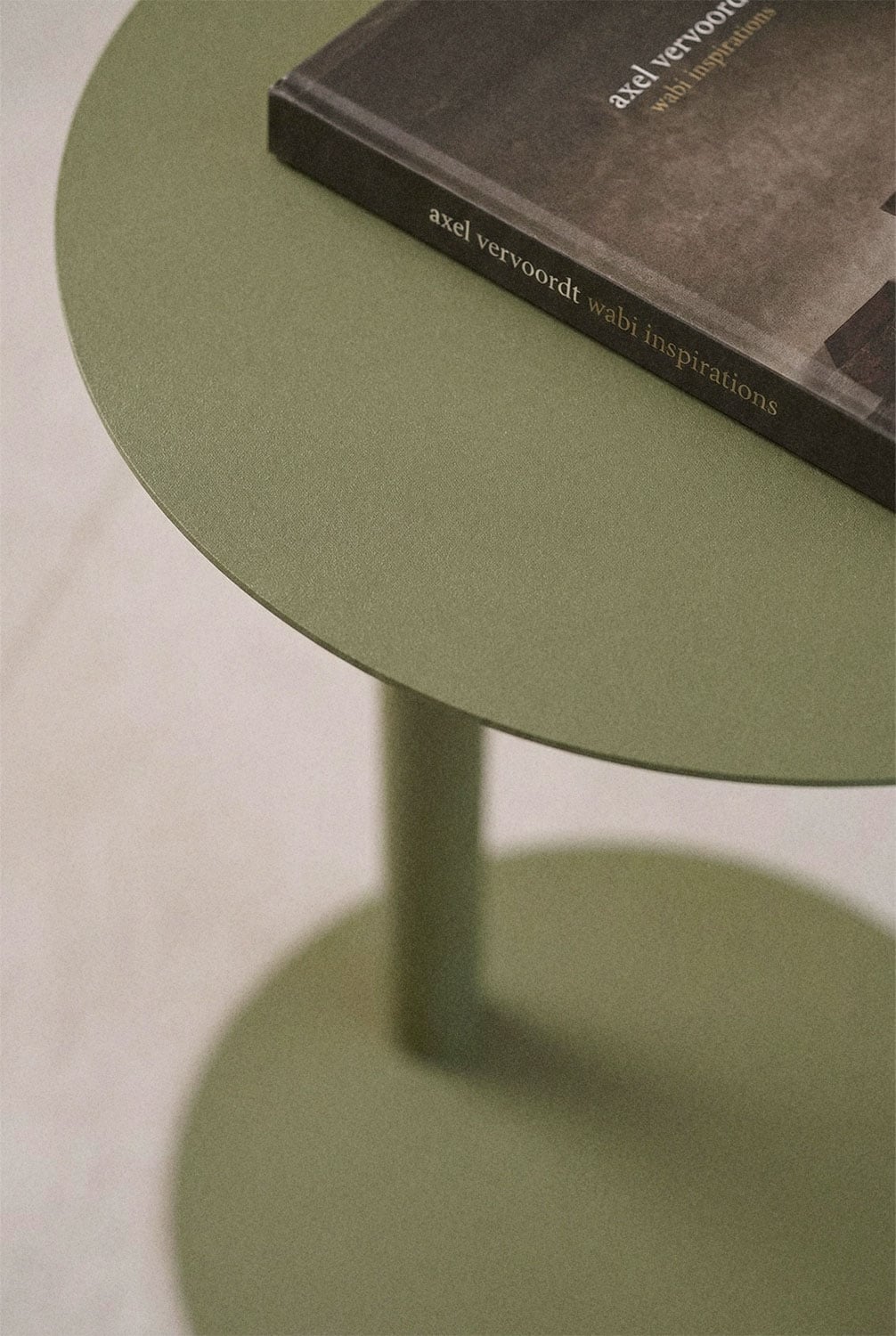 Mesa auxiliar para jardín redonda Ø40 cm en acero Yannik, imagen de galer&iacute;a 2