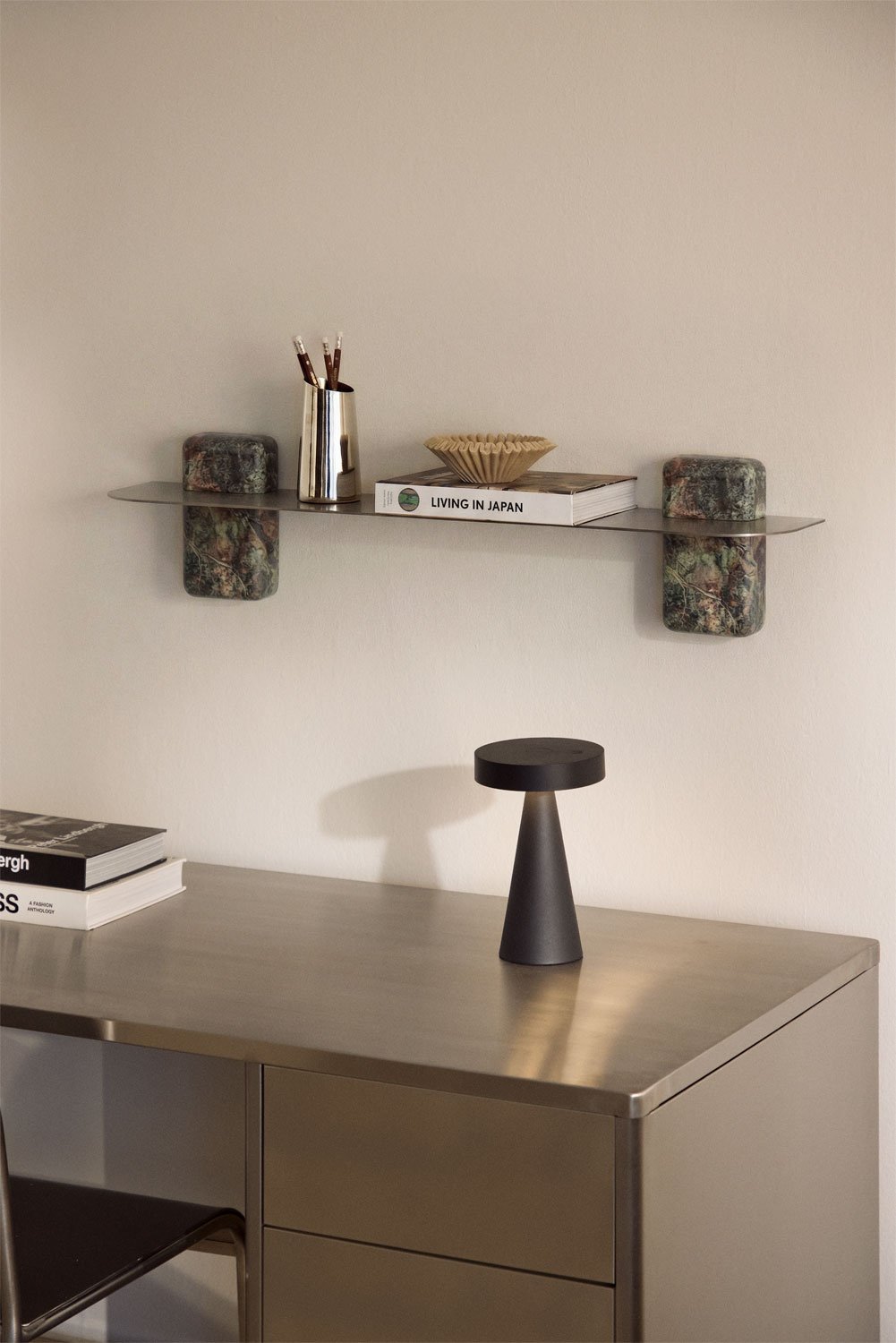 Estante de pared en acero inoxidable y piedra natural Serbian , imagen de galer&iacute;a 1