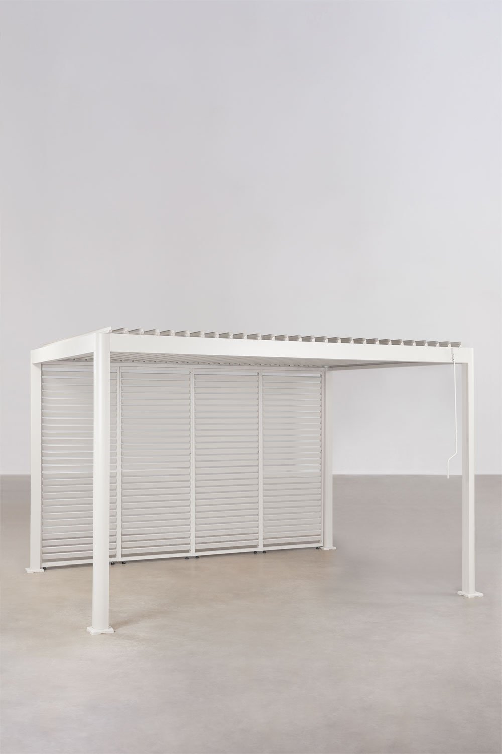 Pérgola bioclimática de lamas con panel lateral en aluminio Druvia, imagen de galer&iacute;a 1