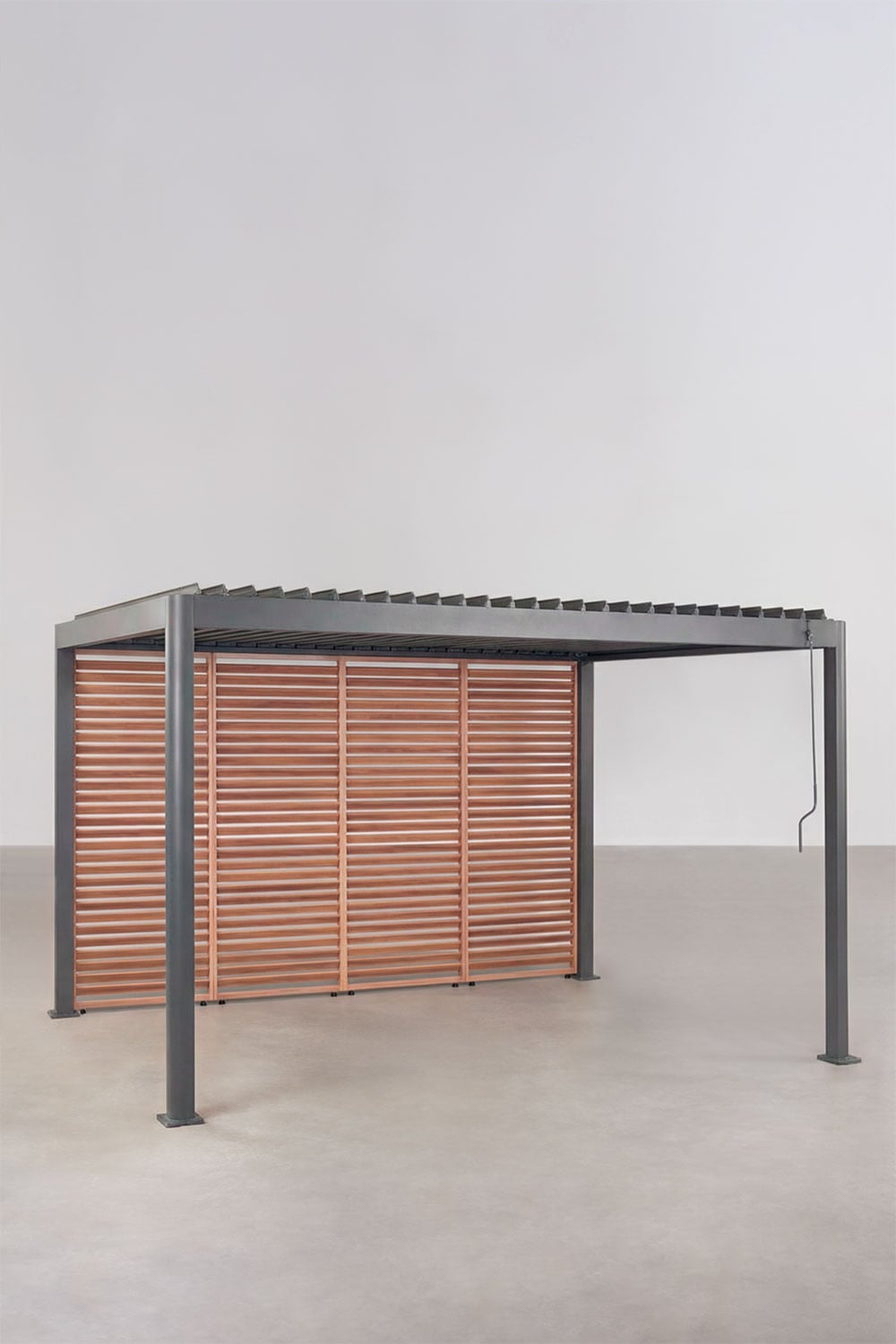 Pérgola bioclimática de aluminio con lamas y panel lateral Druvia, imagen de galer&iacute;a 1