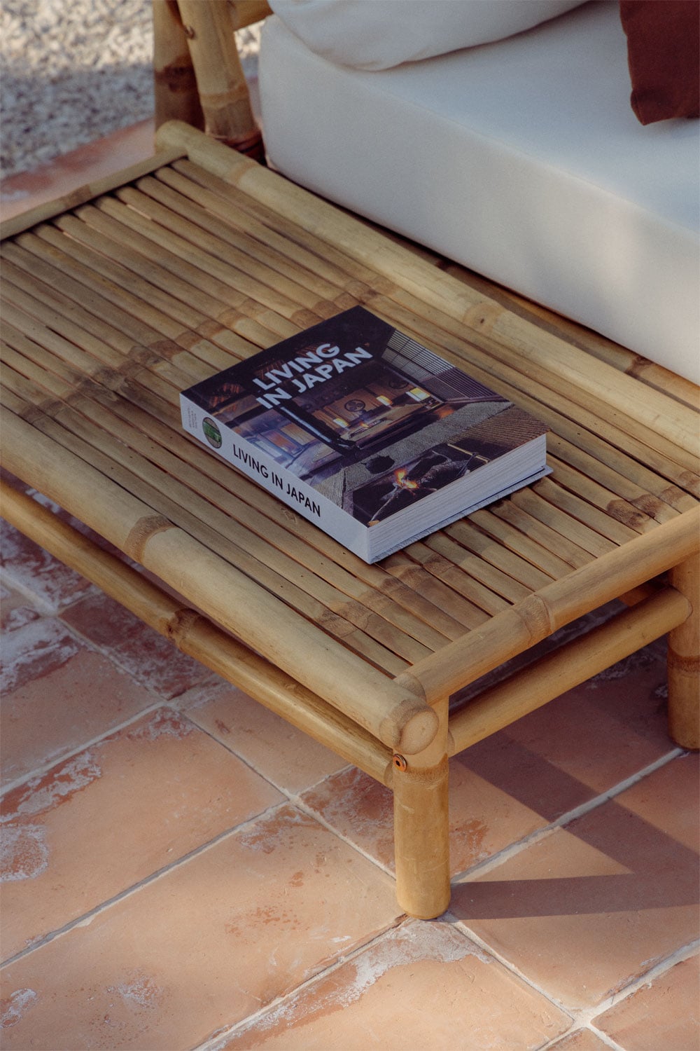 Mesa auxiliar para jardín rectangular 75x40 cm en bambú Isendra, imagen de galer&iacute;a 1