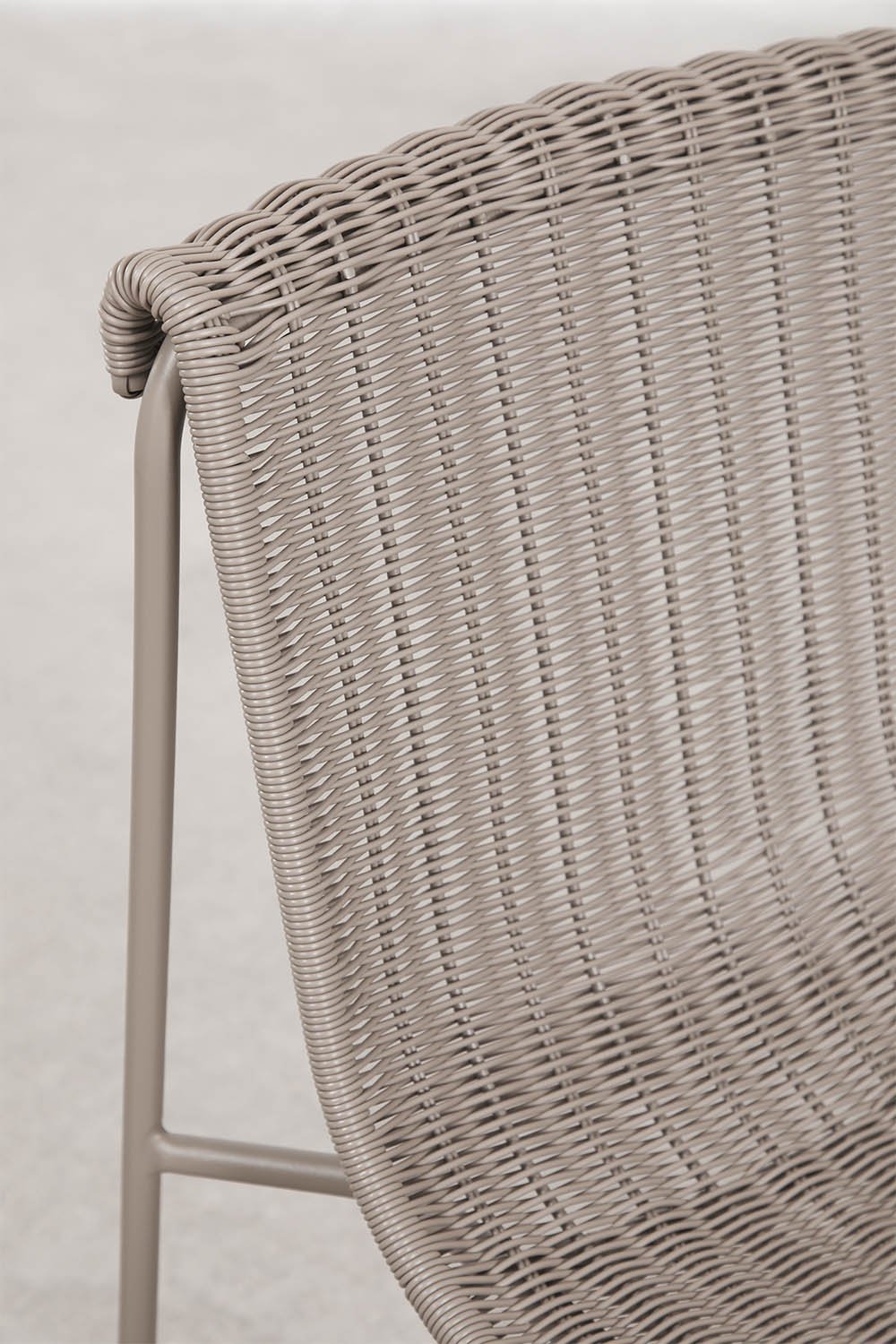 Silla de jardín en mimbre sintético y acero Revia, imagen de galer&iacute;a 4