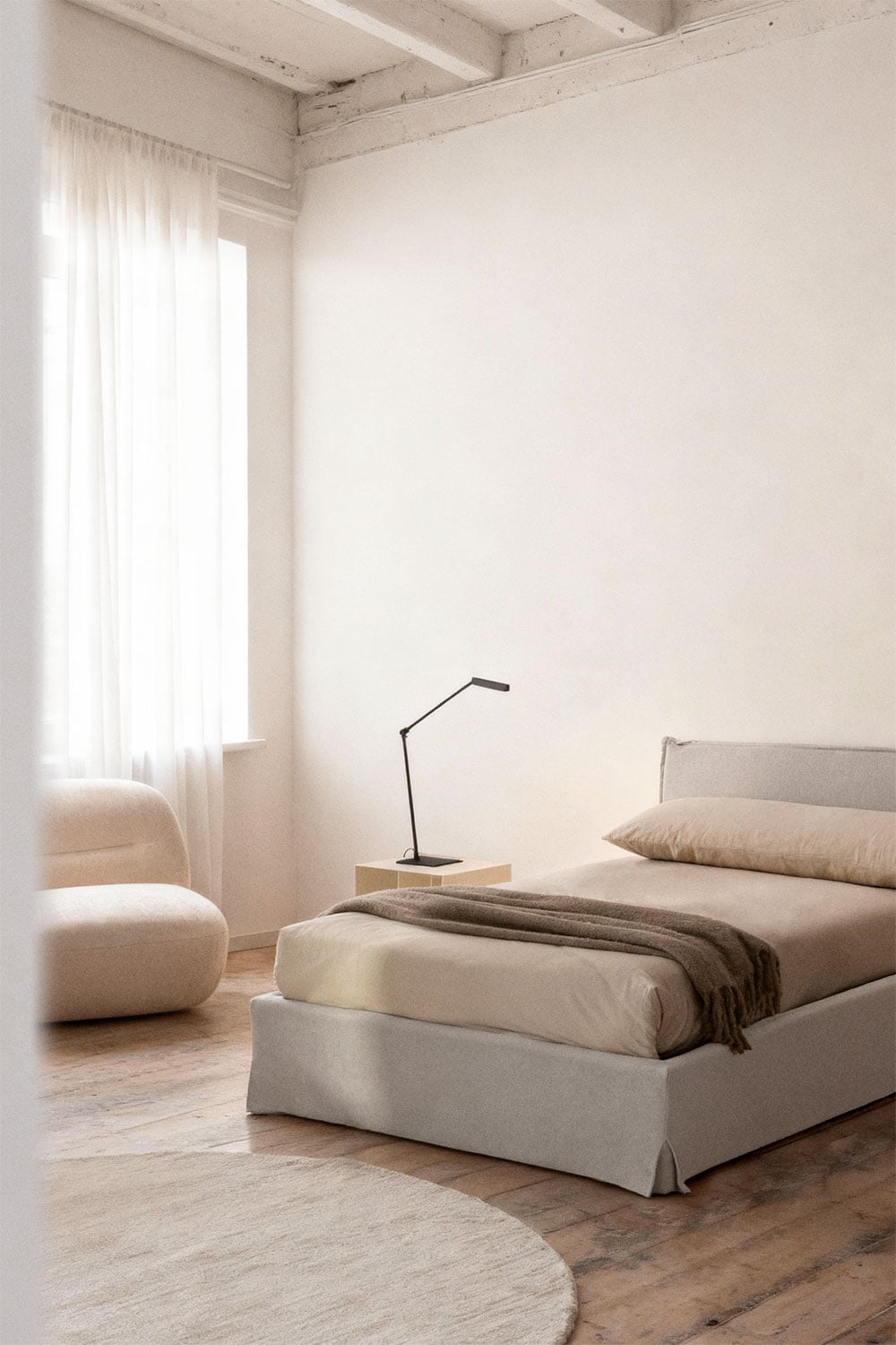 Cama para colchón 90x190cm con canapé abatible en chenilla blanco roto Lorea, imagen de galer&iacute;a 1