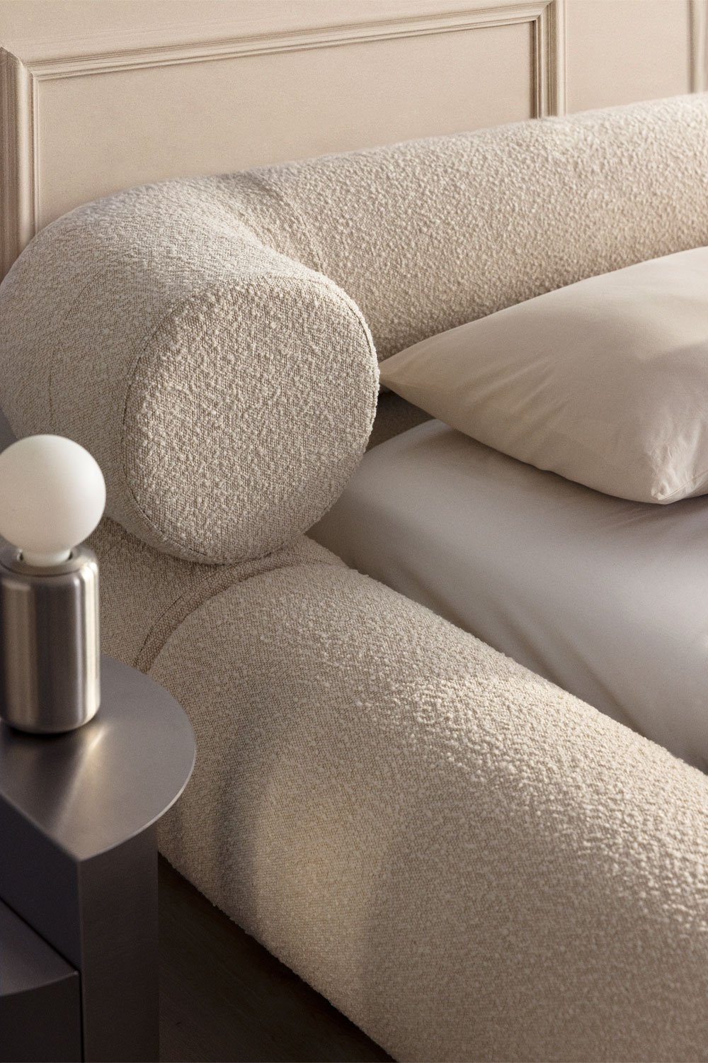 Cama en tela bouclé Bernaste , imagen de galer&iacute;a 2