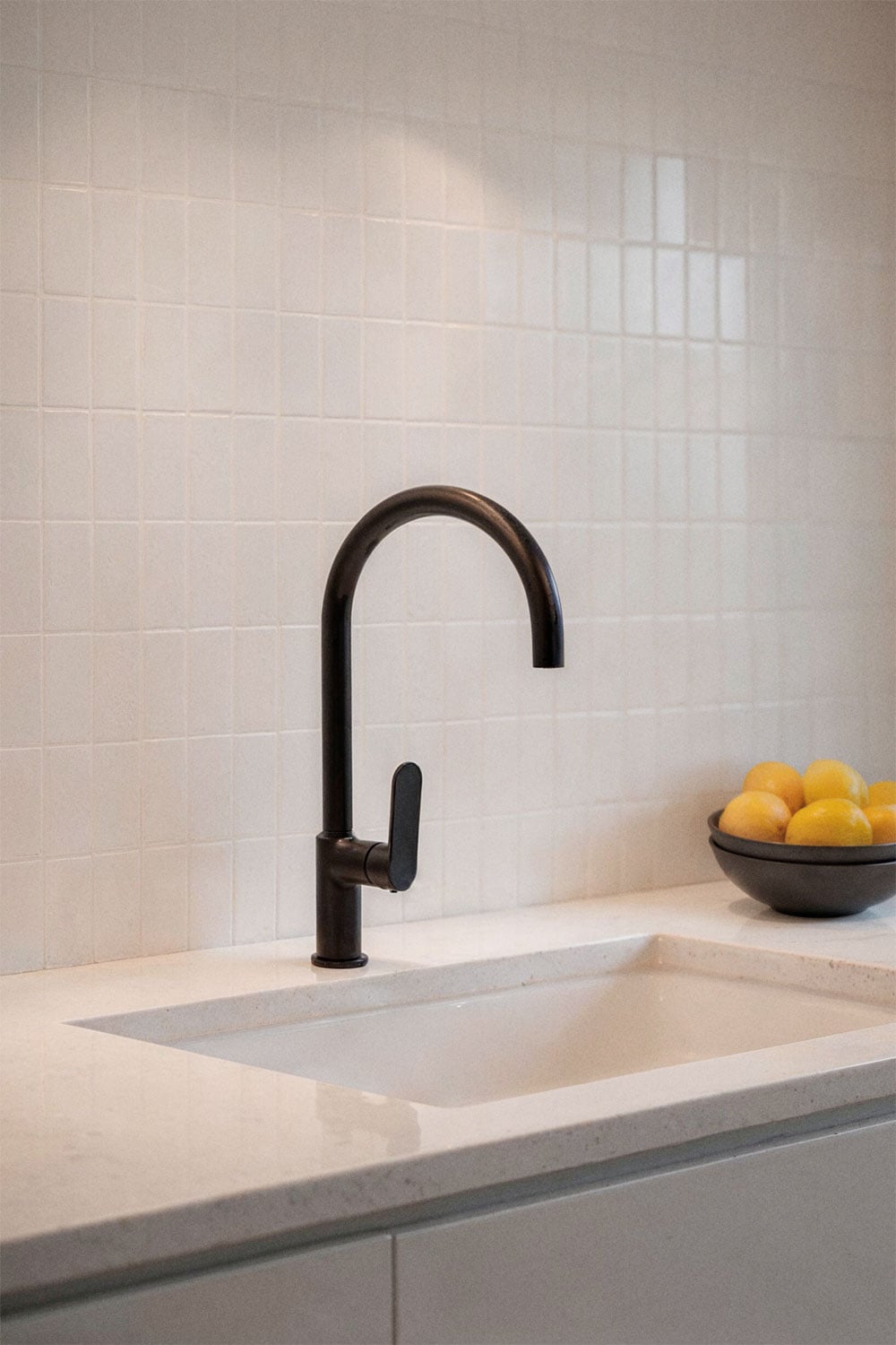 Grifo de cocina con caño alto en latón Alameda, imagen de galer&iacute;a 1