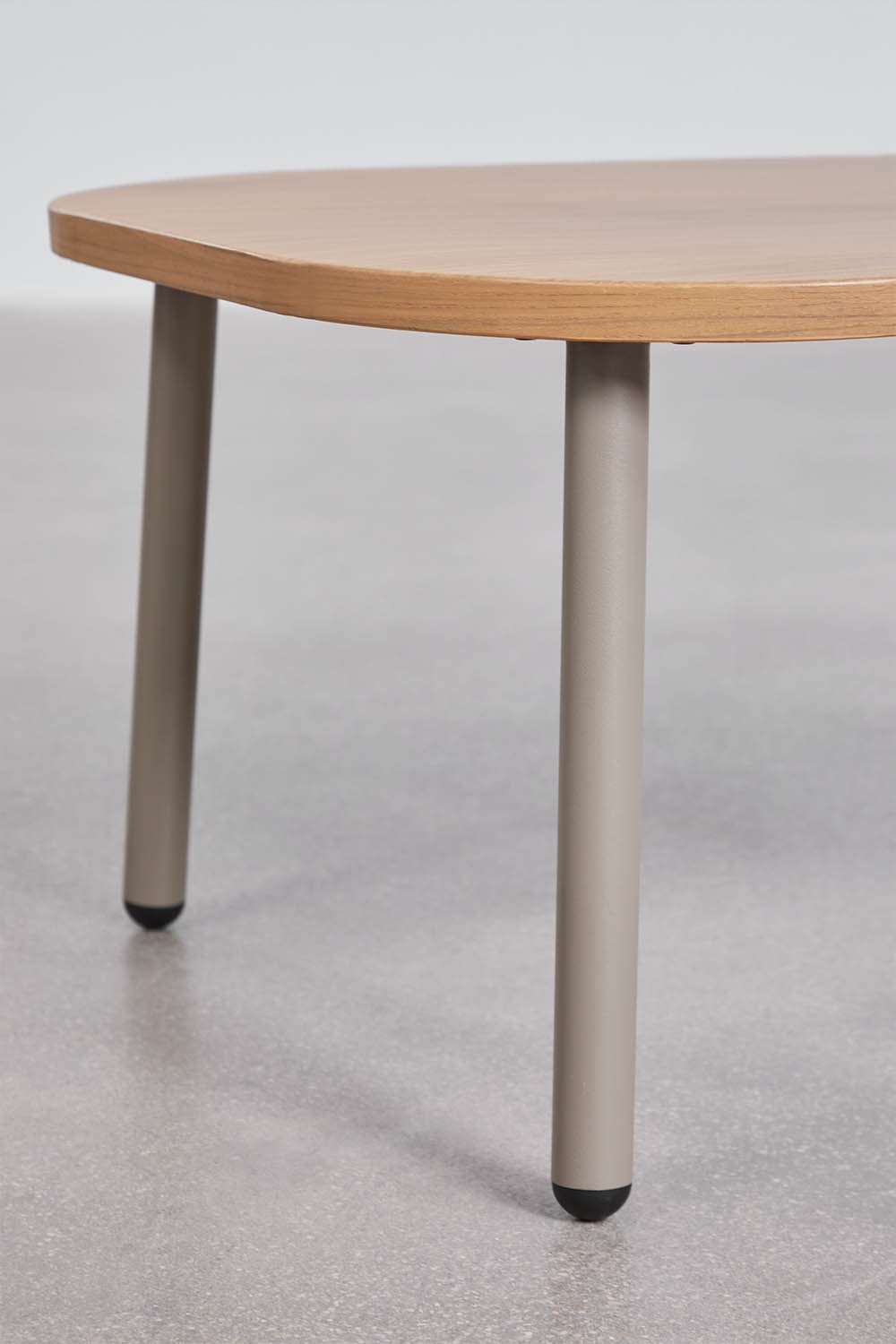 Mesa de centro para jardín ovalada 90x60 cm en acero Zunika, imagen de galer&iacute;a 5