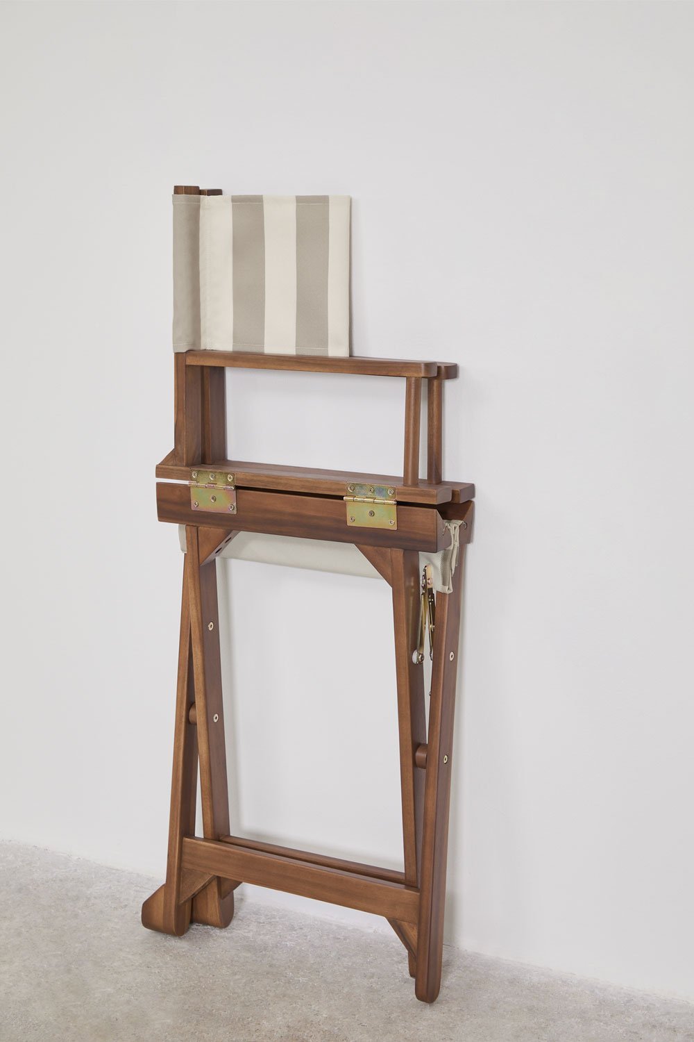 Silla de director plegable de jardín en madera de acacia Ridley, imagen de galer&iacute;a 6