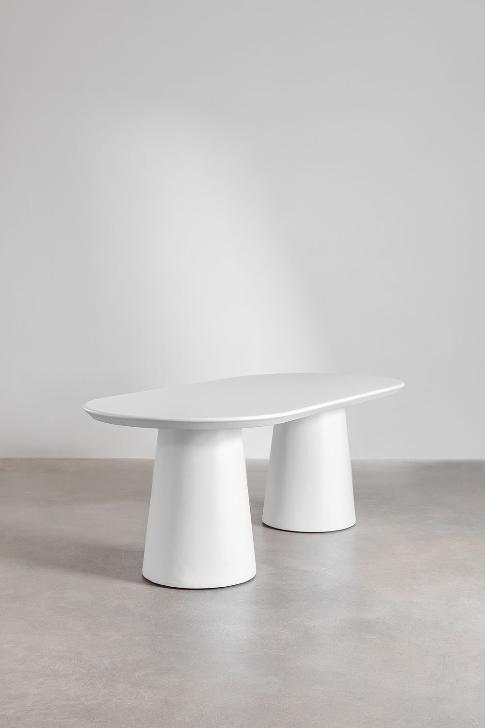 Set de mesa ovalada 220x95 cm en cemento Noemi y 8 sillas de comedor en madera de roble y cuerda trenzada Mara  , imagen de galer&iacute;a 4