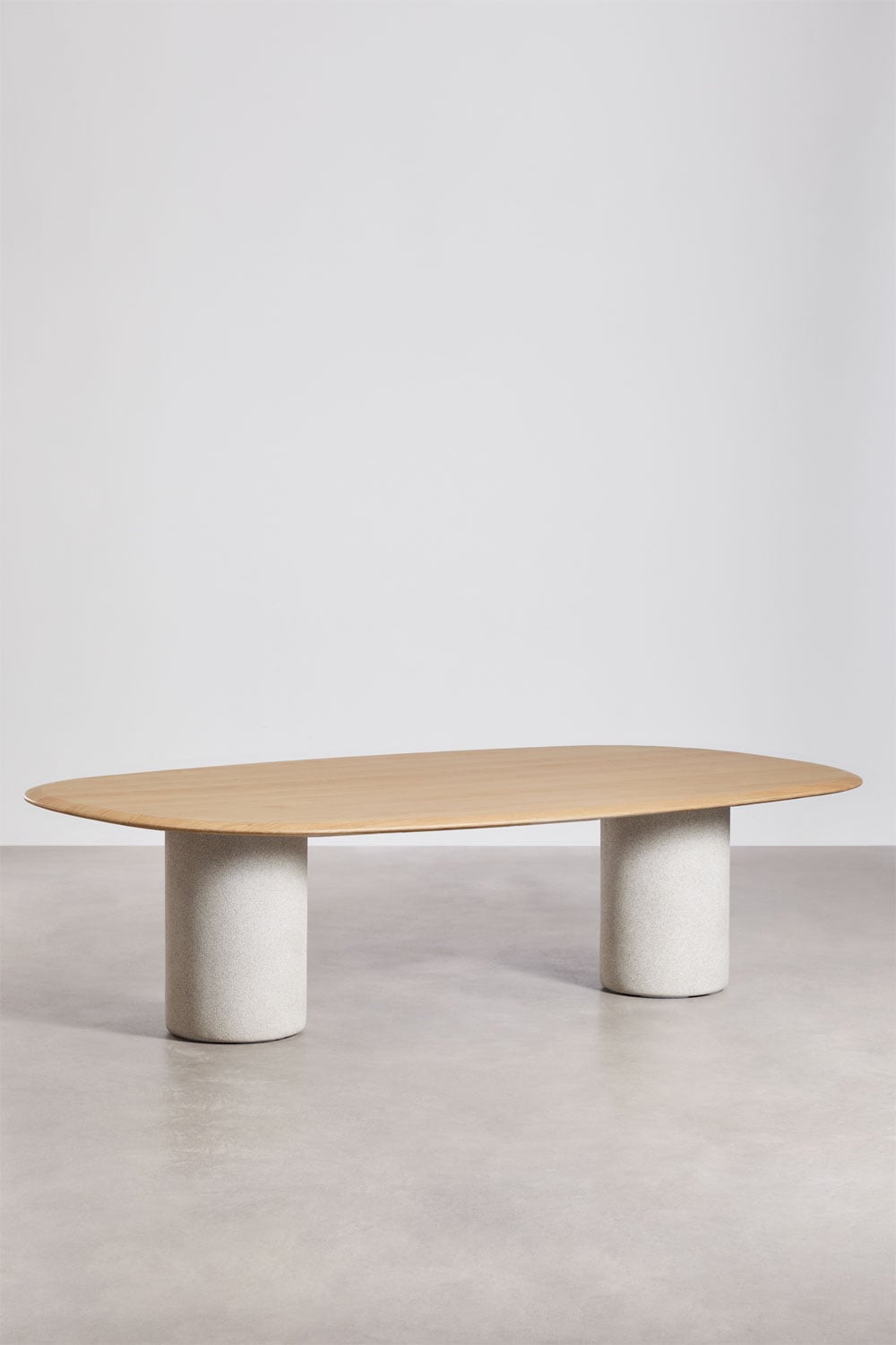 Mesa de comedor ovalada en MDF y cemento Lysander, imagen de galer&iacute;a 1