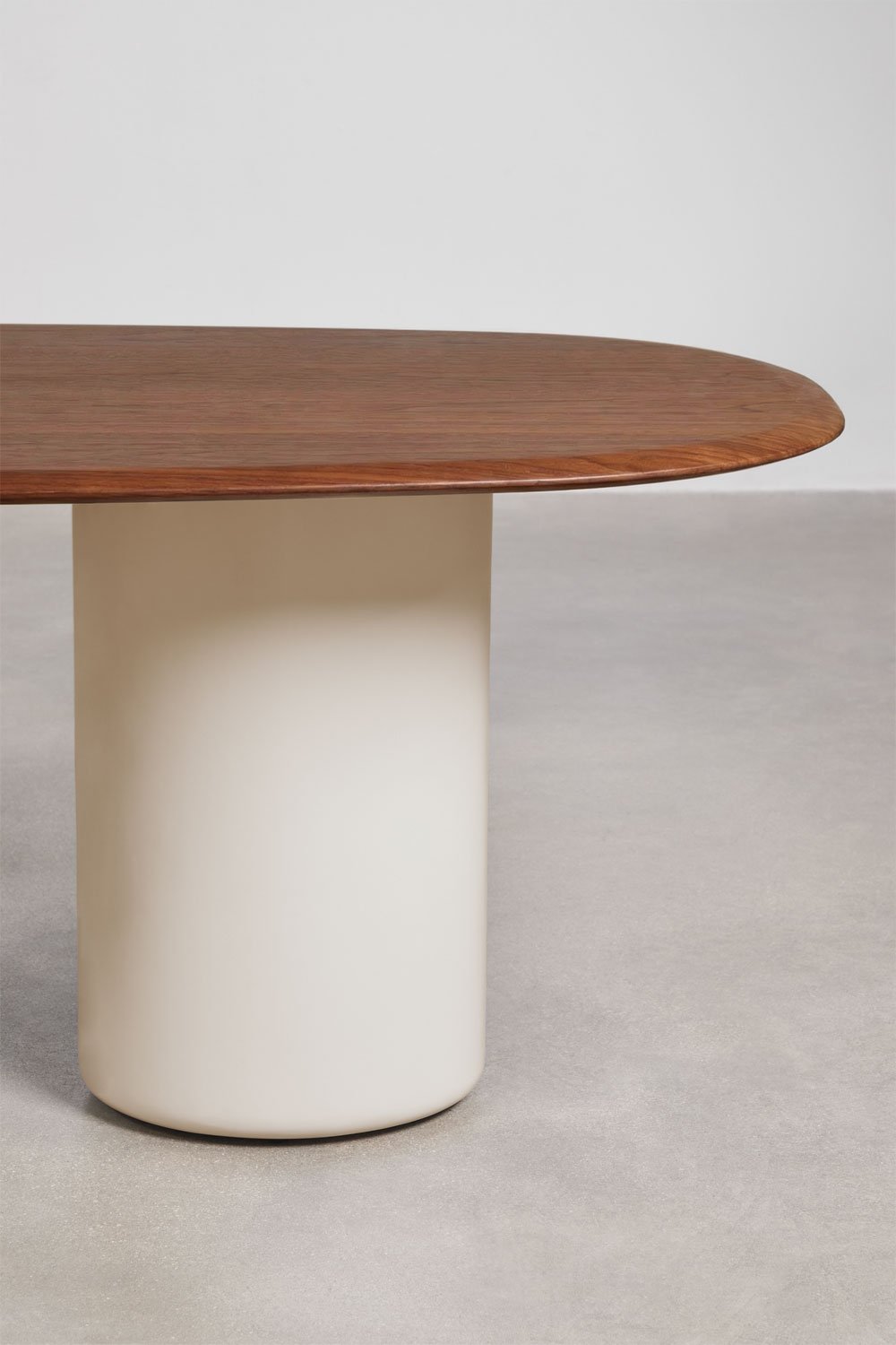 Mesa de comedor ovalada en MDF y cemento Lysander, imagen de galer&iacute;a 3