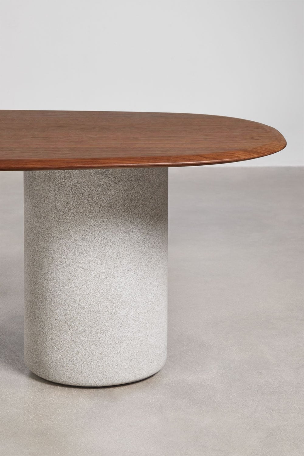 Mesa de comedor ovalada en MDF y cemento Lysander, imagen de galer&iacute;a 3