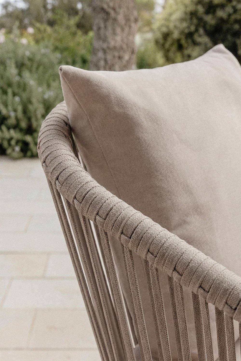 Silla de jardín con reposabrazos en cuerda trenzada Arhiza Classic, imagen de galer&iacute;a 2