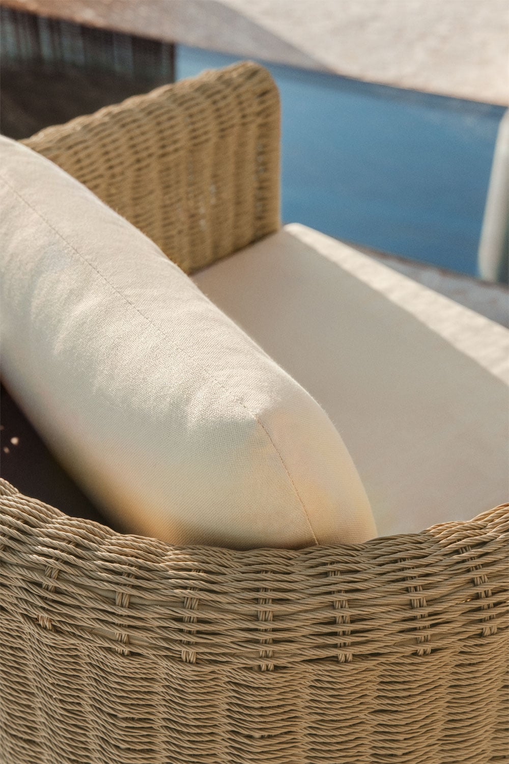 Sillón de jardín en acero y mimbre sintético Lina, imagen de galer&iacute;a 2