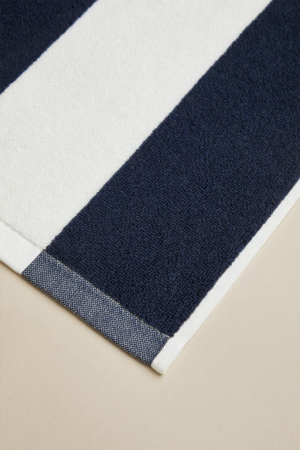 Toalla de playa en algodón Gampola, imagen de galer&iacute;a 3