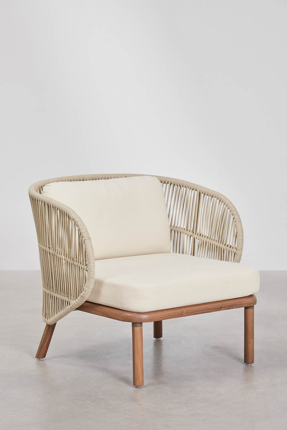 Conjunto de salón con 2 sillones en cuerda trenzada Capri y mesa de centro redonda Ø75 cm en cemento Layana, imagen de galer&iacute;a 2