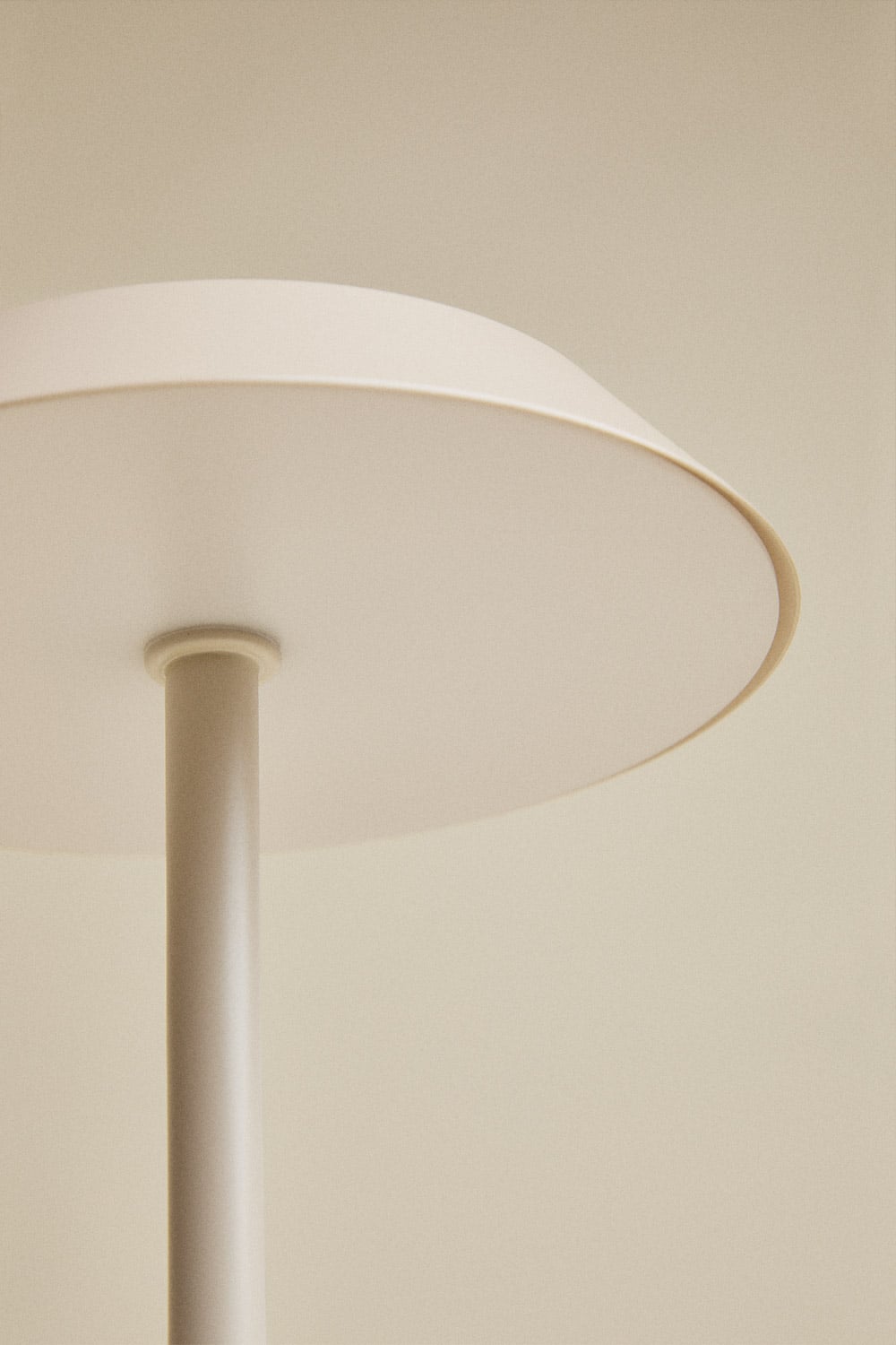 Lámpara de mesa LED inalámbrica para exterior en hierro Oravella, imagen de galer&iacute;a 6