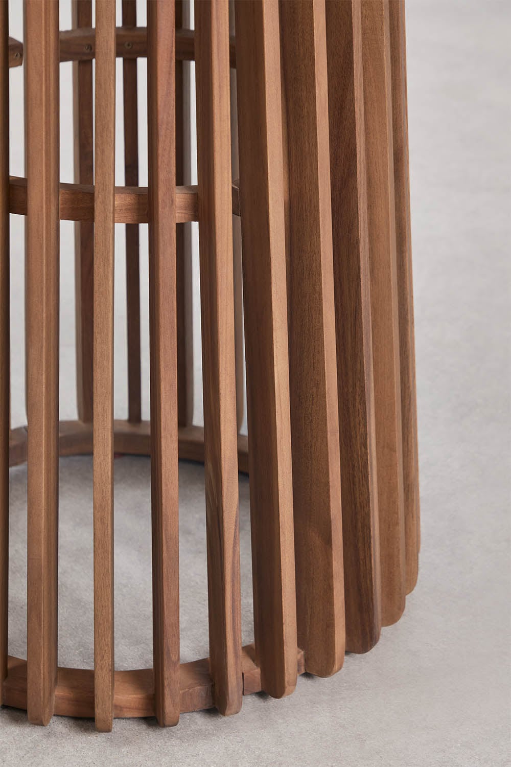 Mesa alta de jardín redonda Ø70 cm en madera de acacia Mura    , imagen de galer&iacute;a 3