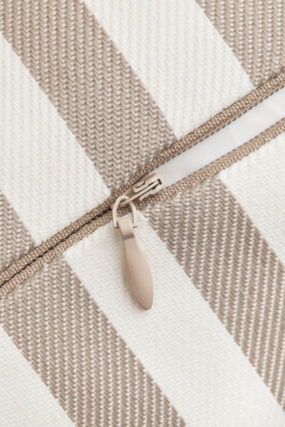 Cojín rulo 15x50 cm para exterior en tela Somalia , imagen de galer&iacute;a 5