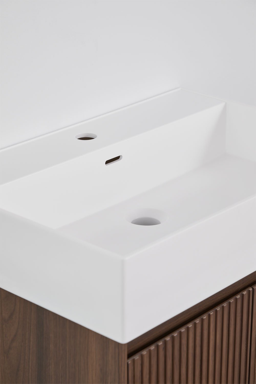 Conjunto de mueble de baño suspendido en madera con lavabo integrado Genevie, imagen de galer&iacute;a 4