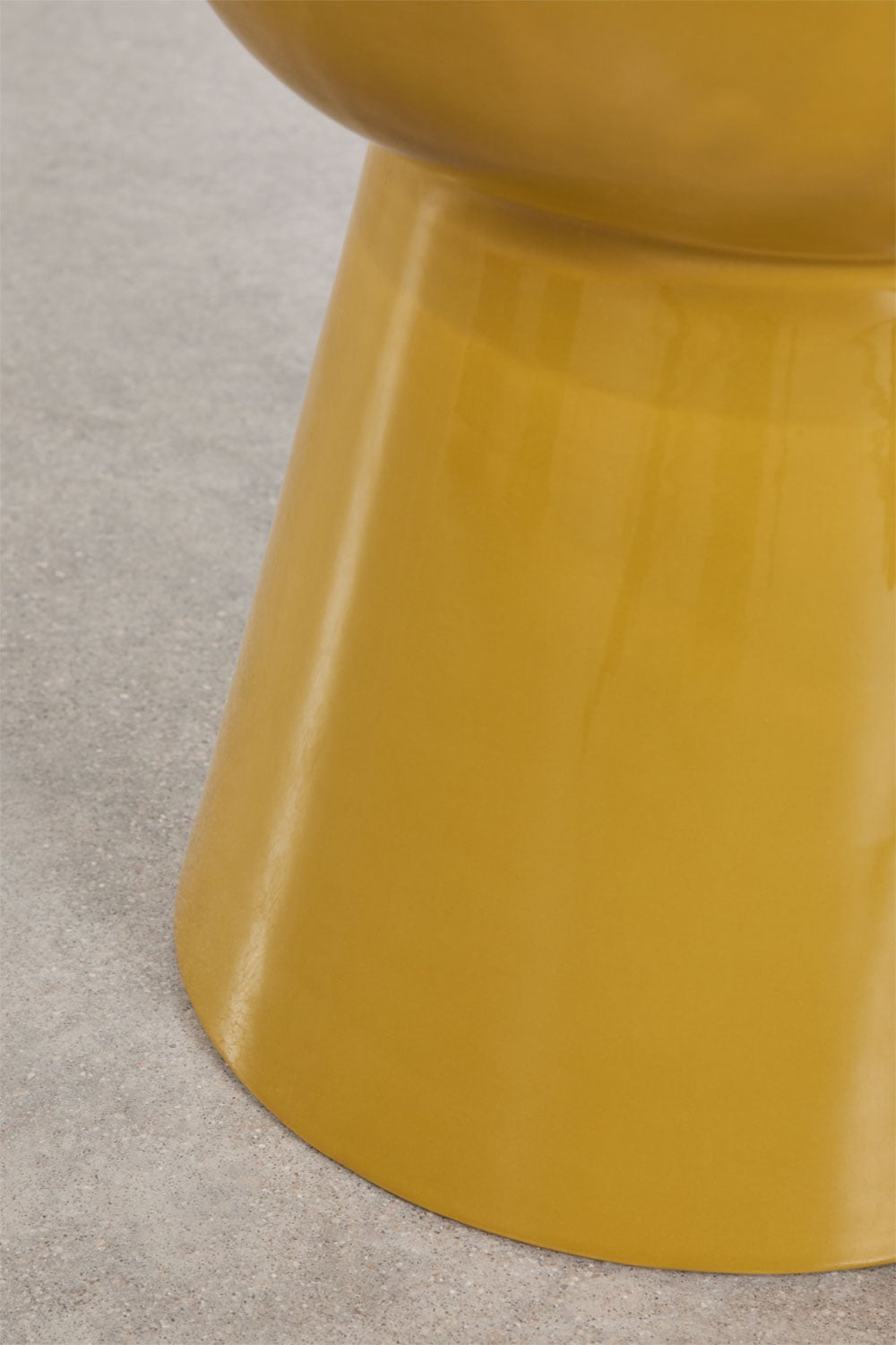 Mesa auxiliar para jardín redonda Ø35 cm en dolomita Kaly, imagen de galer&iacute;a 3