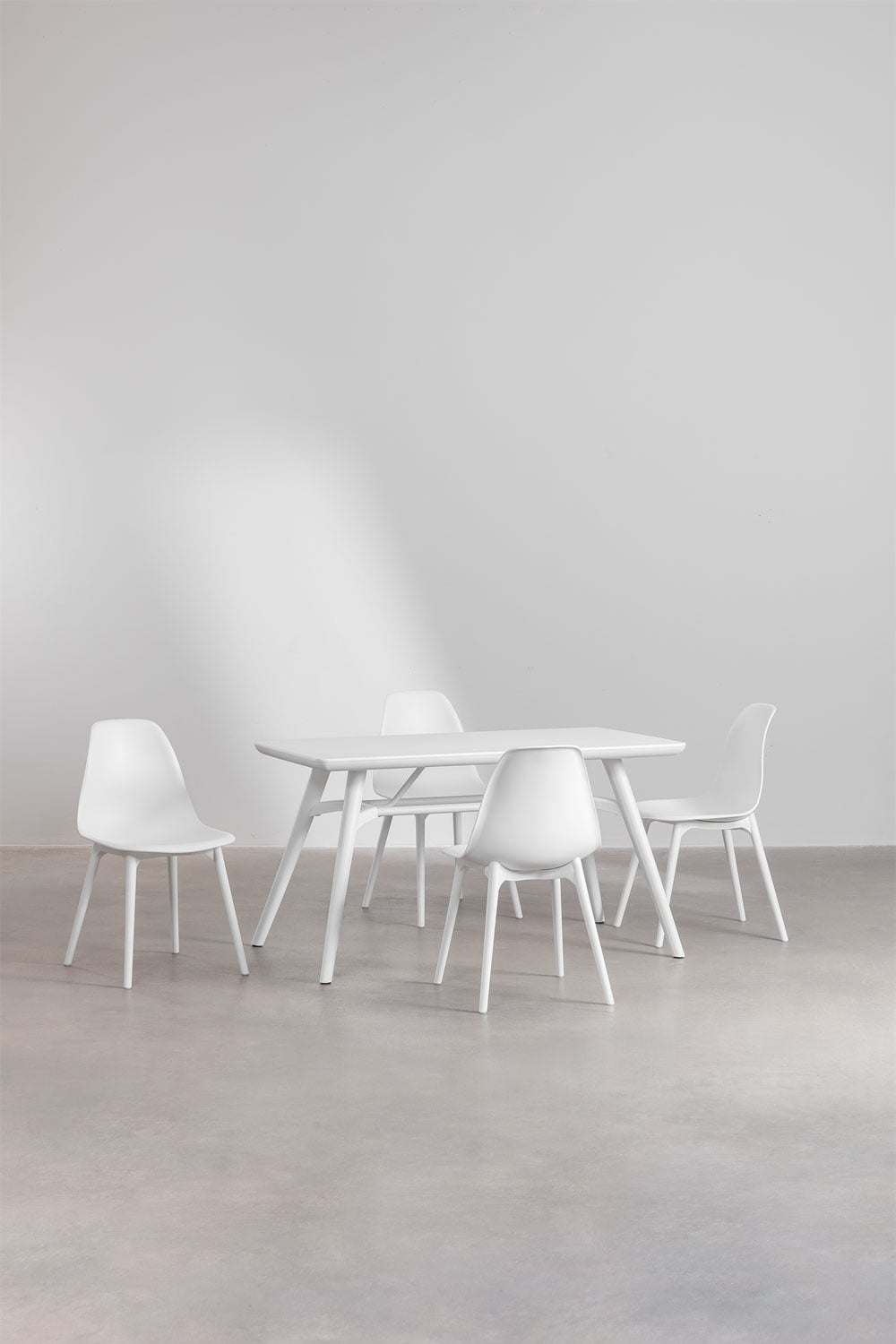 Set de mesa rectangular 135x80 cm y 4 sillas de jardín en polipropileno Scand, imagen de galer&iacute;a 2