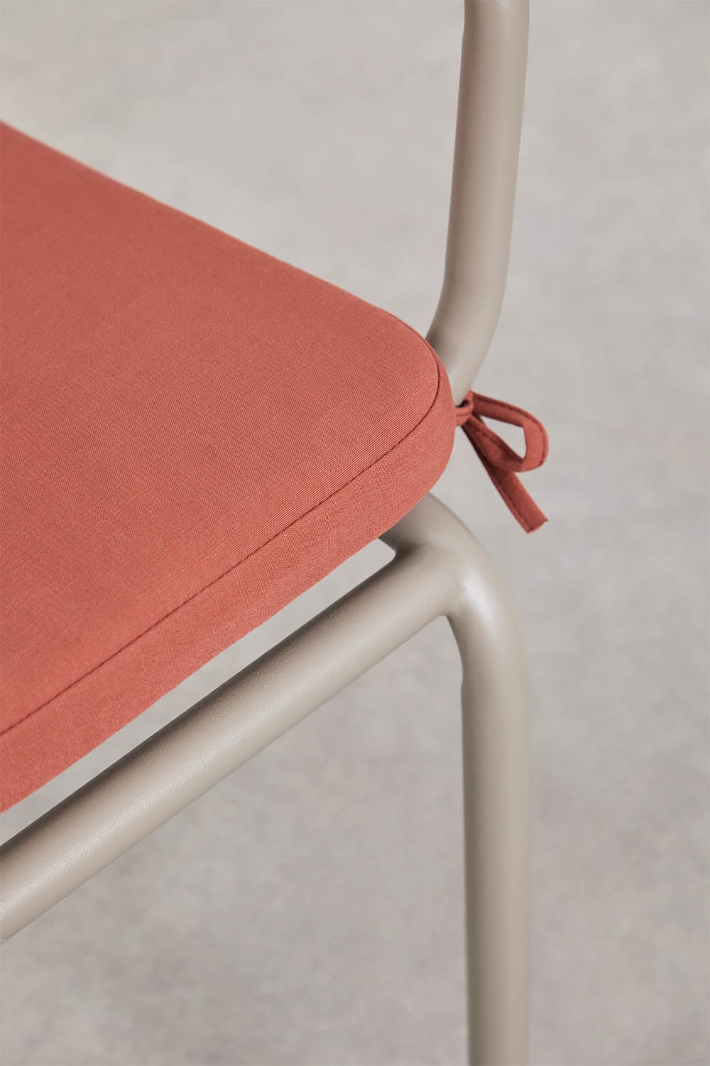 Pack de 2 sillas de comedor apilables con reposabrazos en cuerda trenzada Arhiza , imagen de galer&iacute;a 5