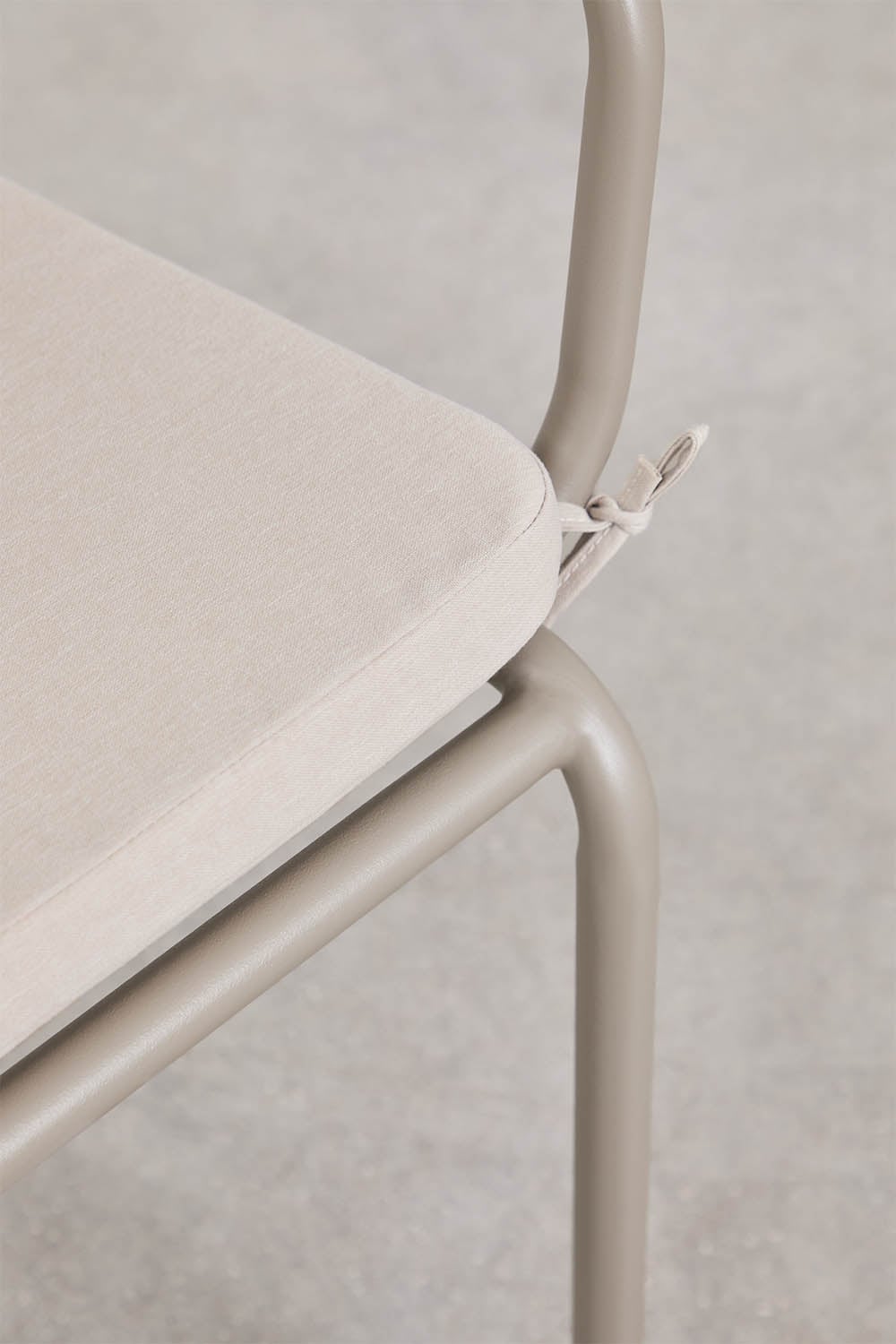 Pack de 4 sillas de comedor apilables con reposabrazos en cuerda trenzada Arhiza    , imagen de galer&iacute;a 4