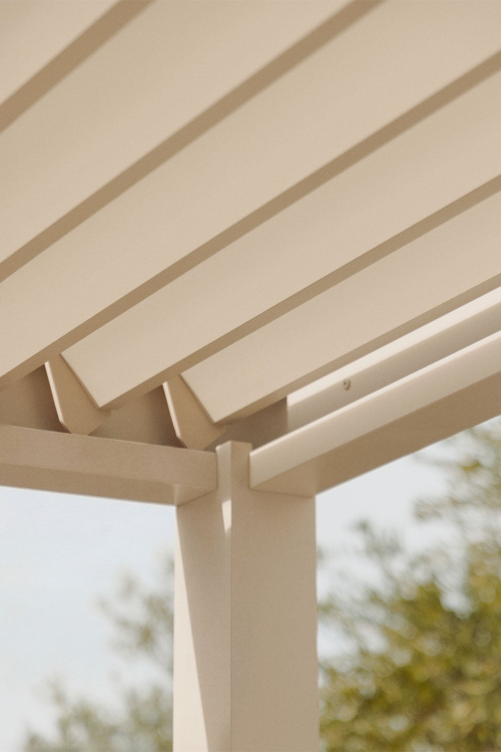 Pérgola bioclimática 3 x 4 m de aluminio con lamas beige tapioca Druvia, imagen de galer&iacute;a 2