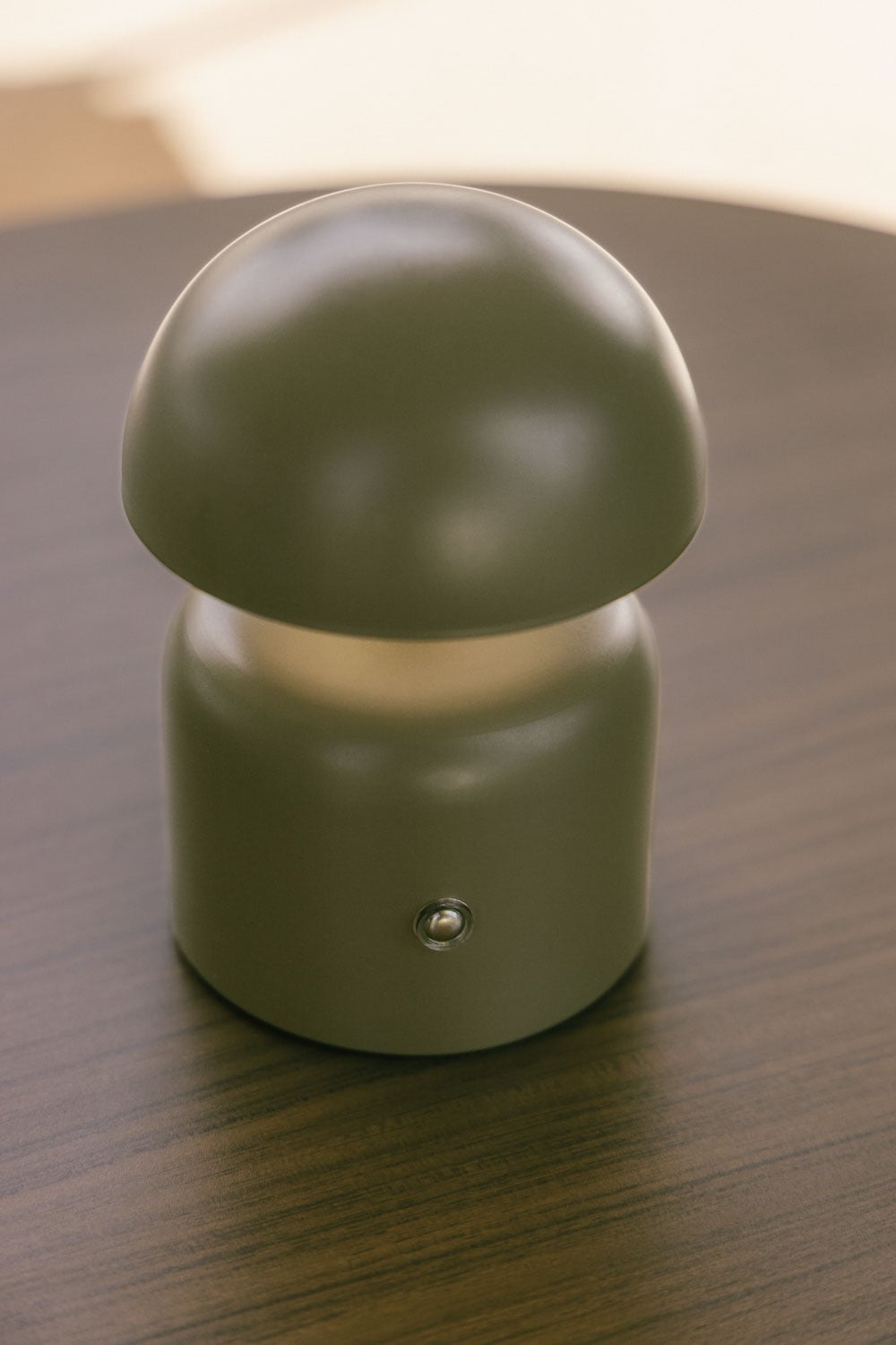 Lámpara de mesa LED inalámbrica para exterior en hierro Nantali, imagen de galer&iacute;a 2