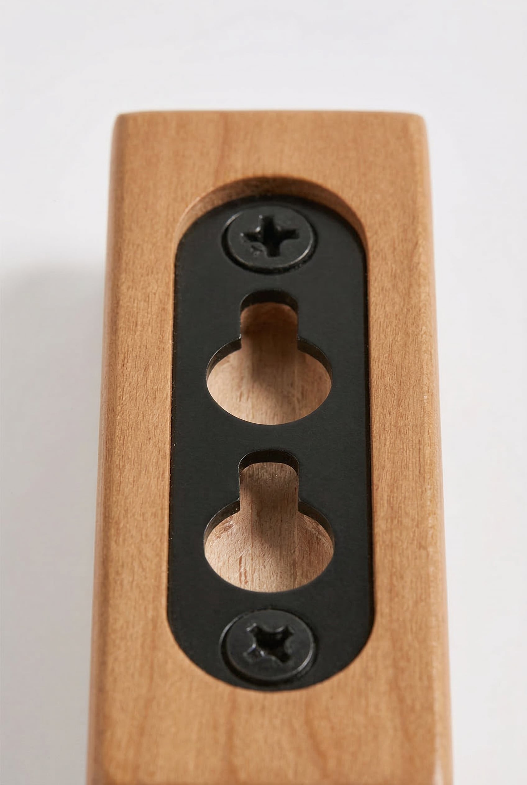 Set de 4 percheros de pared en madera Brana, imagen de galer&iacute;a 4