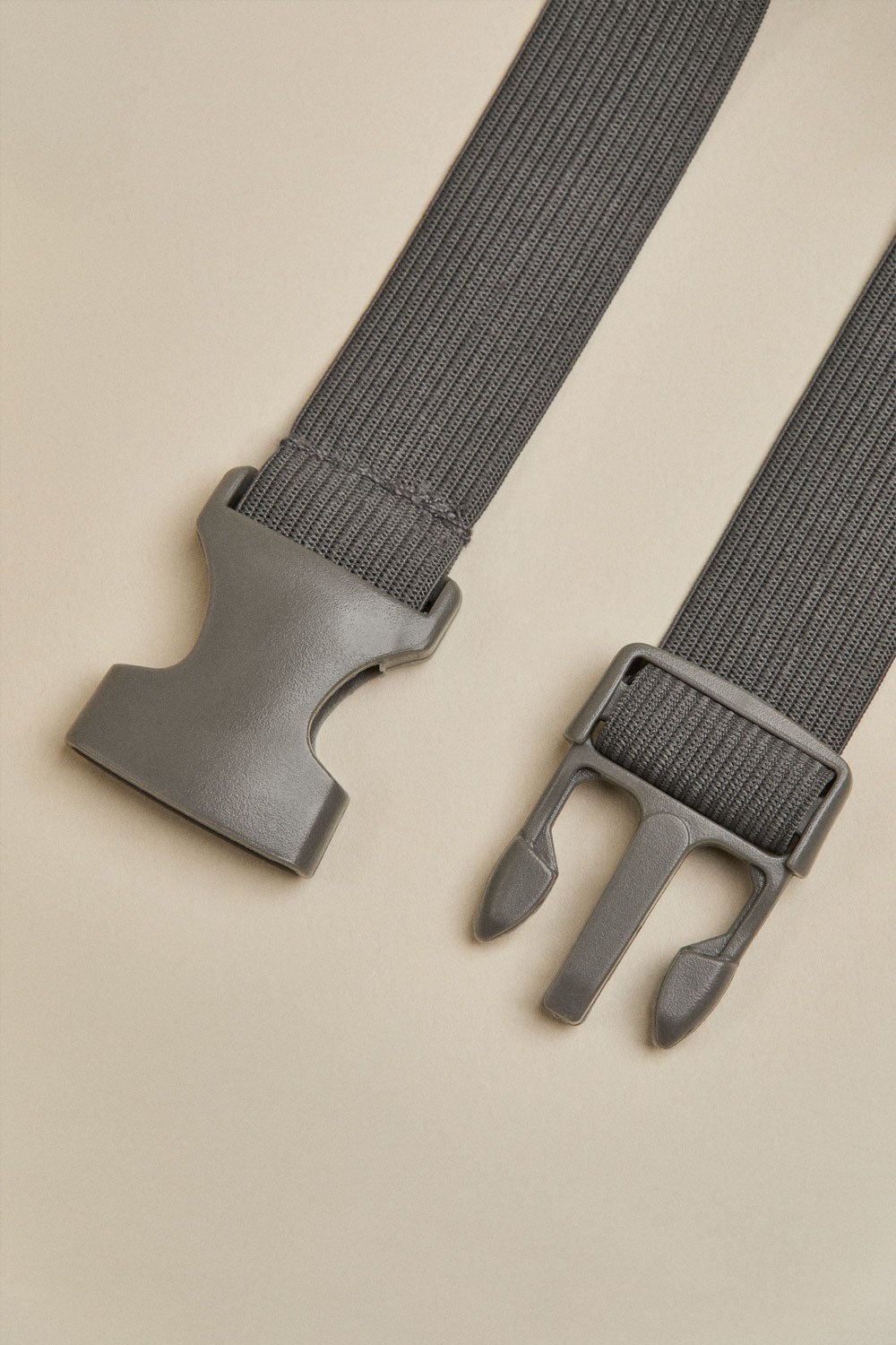 Funda protectora para mesa de jardín redonda Otley , imagen de galer&iacute;a 4