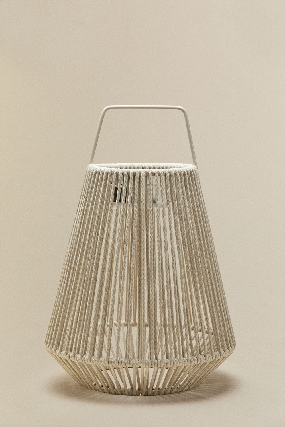 Lámpara de mesa solar LED inalámbrica para exterior en hierro y cuerda trenzada Liberian, imagen de galer&iacute;a 3