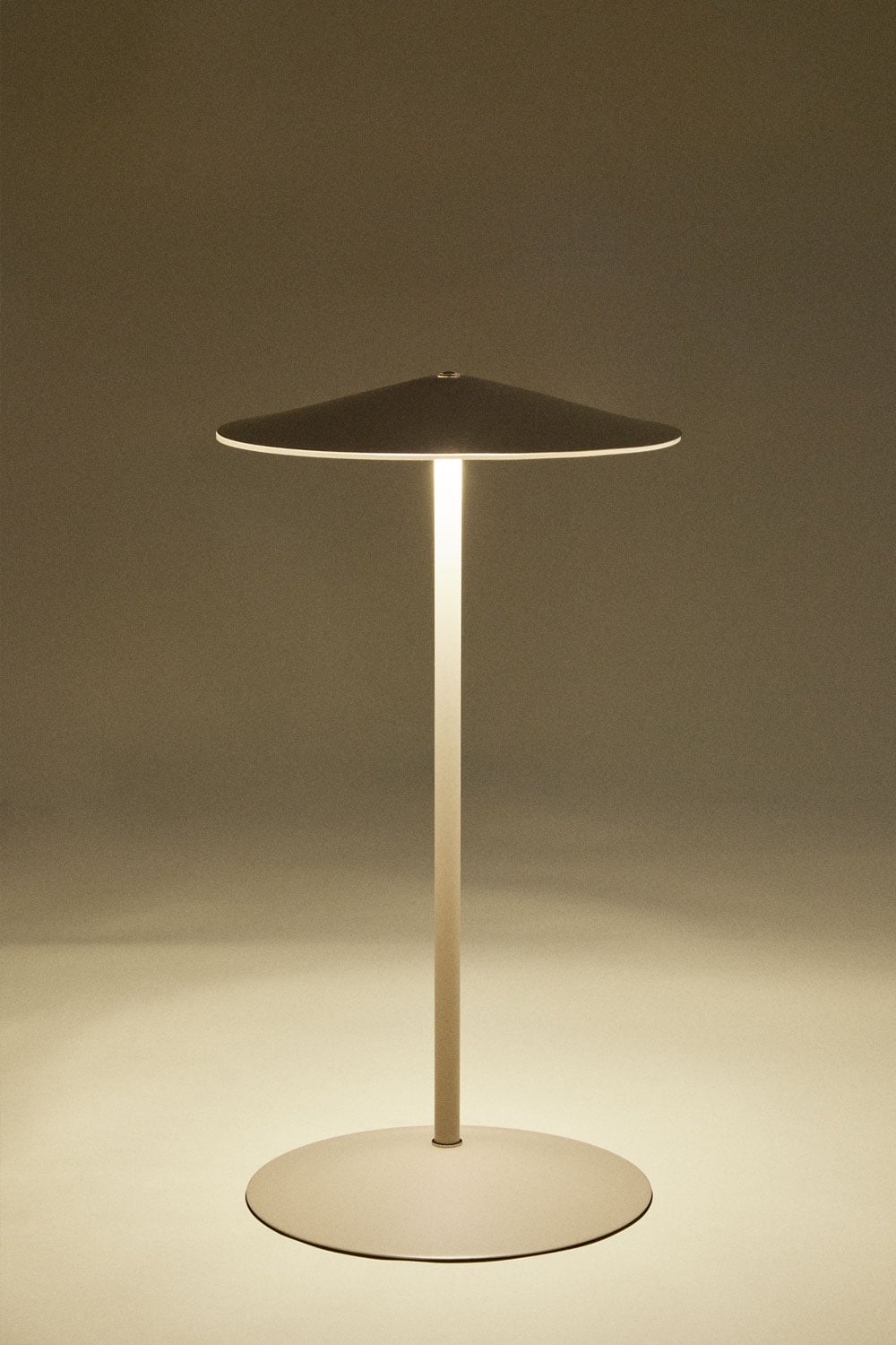 Lámpara de mesa LED inalámbrica para exterior en hierro Emilein , imagen de galer&iacute;a 2