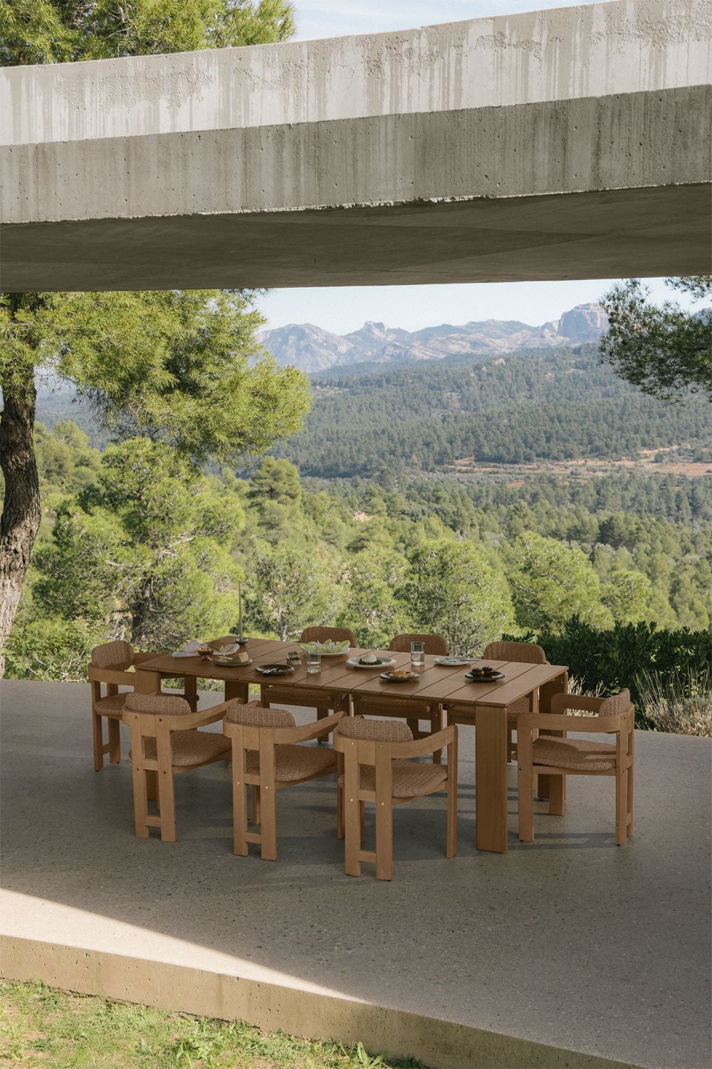 Set de mesa rectangular 220 x 100 cm Kandroa  y 8 sillas de jardín en madera de acacia y ratán sintético Ginara, imagen de galer&iacute;a 1