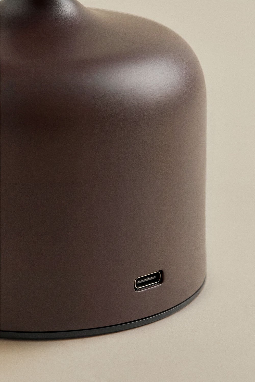 Lámpara de mesa LED inalámbrica en hierro Nantali, imagen de galer&iacute;a 4