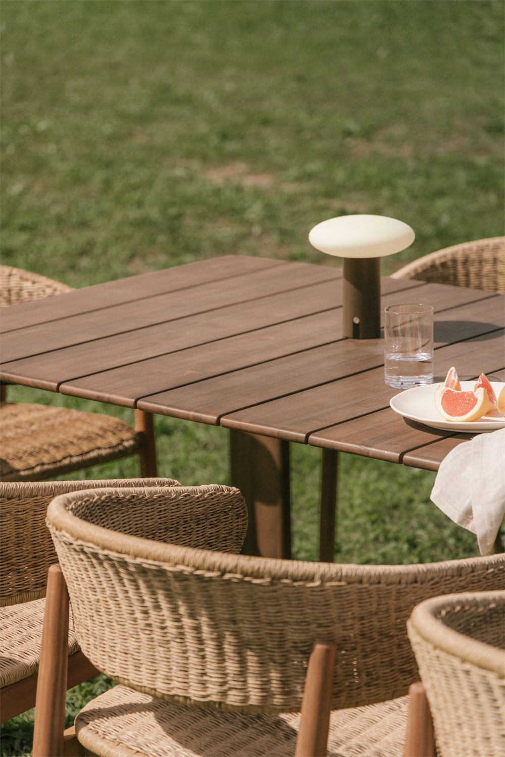 Mesa de jardín rectangular en madera de acacia Kandroa, imagen de galer&iacute;a 2