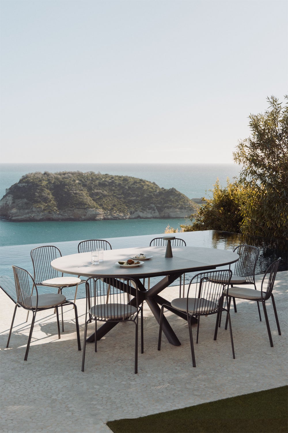 Set de mesa 145-200x145 cm extensible en aluminio Begur y 8 sillas de jardín en acero Anerina, imagen de galer&iacute;a 1