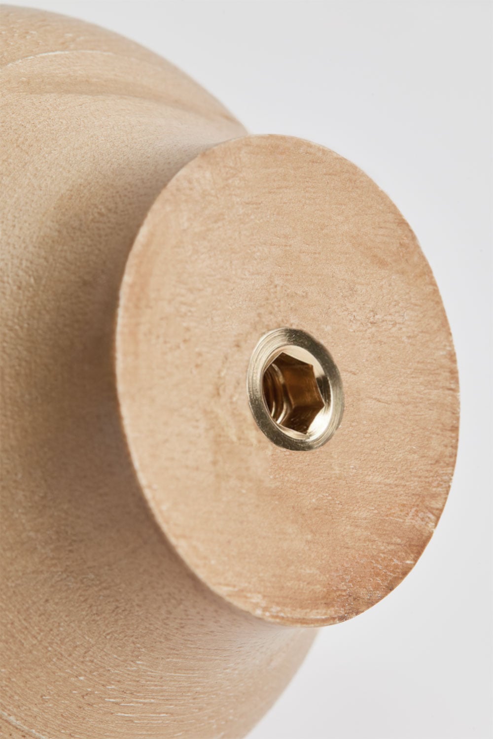 Set de 4 percheros de pared en madera Crel, imagen de galer&iacute;a 3