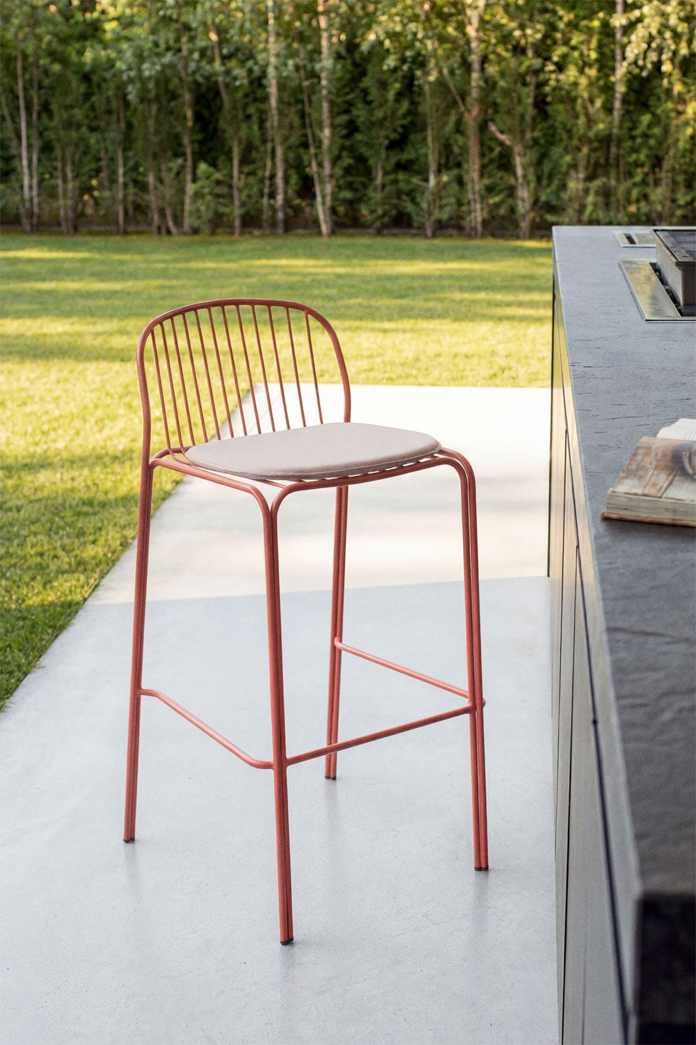 Pack de 2 taburetes altos de jardín en acero Anerina, imagen de galer&iacute;a 1