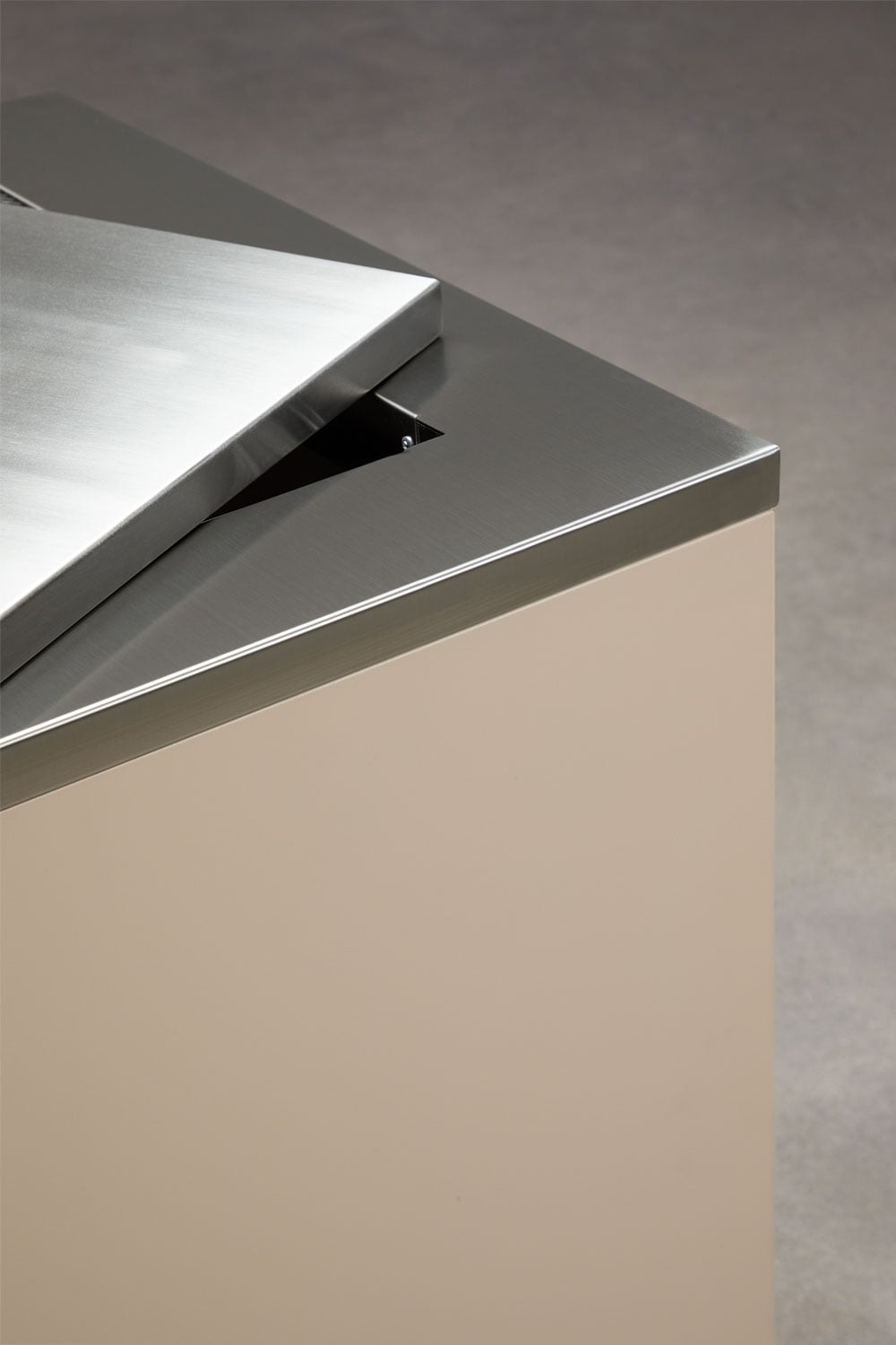 Módulo esquinero de almacenaje para cocina modular de exterior en acero Rivana, imagen de galer&iacute;a 4