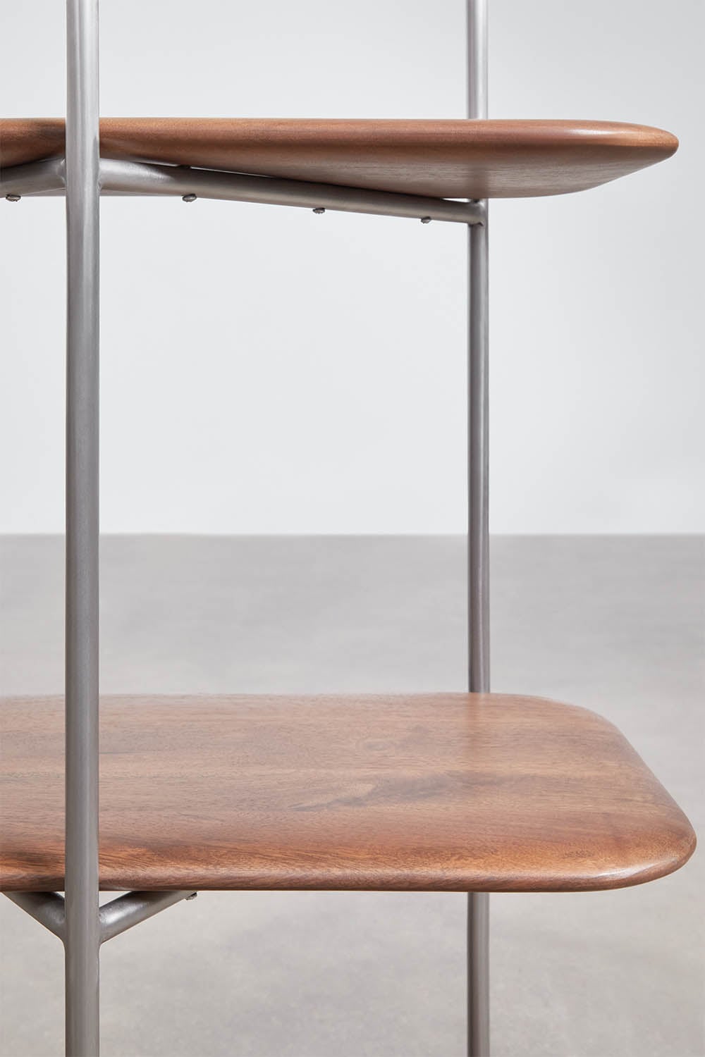 Estantería en madera de mango y acero inoxidable Vimara, imagen de galer&iacute;a 6