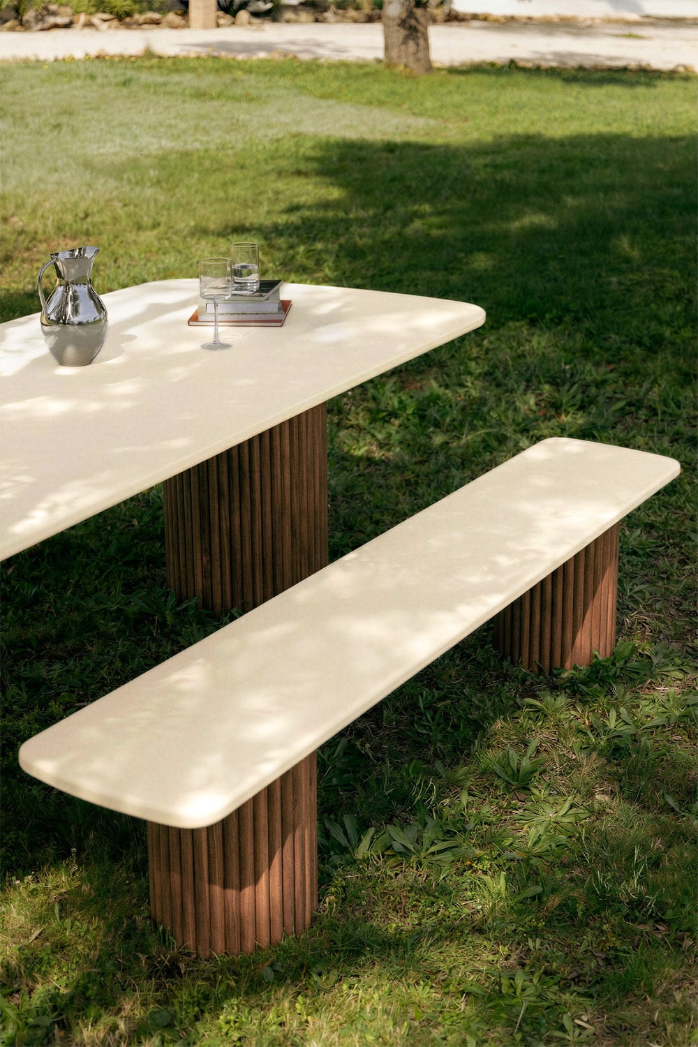 Banco de jardín en cemento y madera de acacia Sirvon, imagen de galer&iacute;a 1