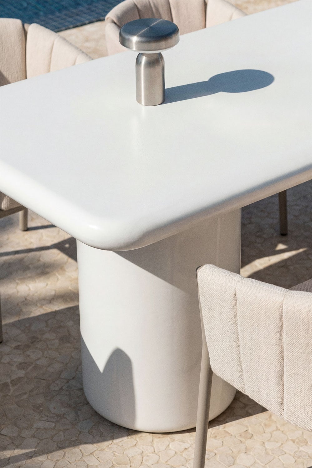 Mesa de jardín rectangular 220x100 cm en cemento Namara, imagen de galer&iacute;a 2