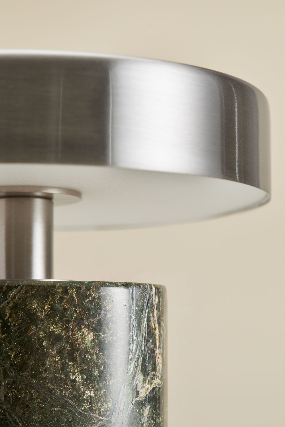 Lámpara de mesa LED inalámbrica para exterior en hierro y piedra natural Isasia, imagen de galer&iacute;a 6