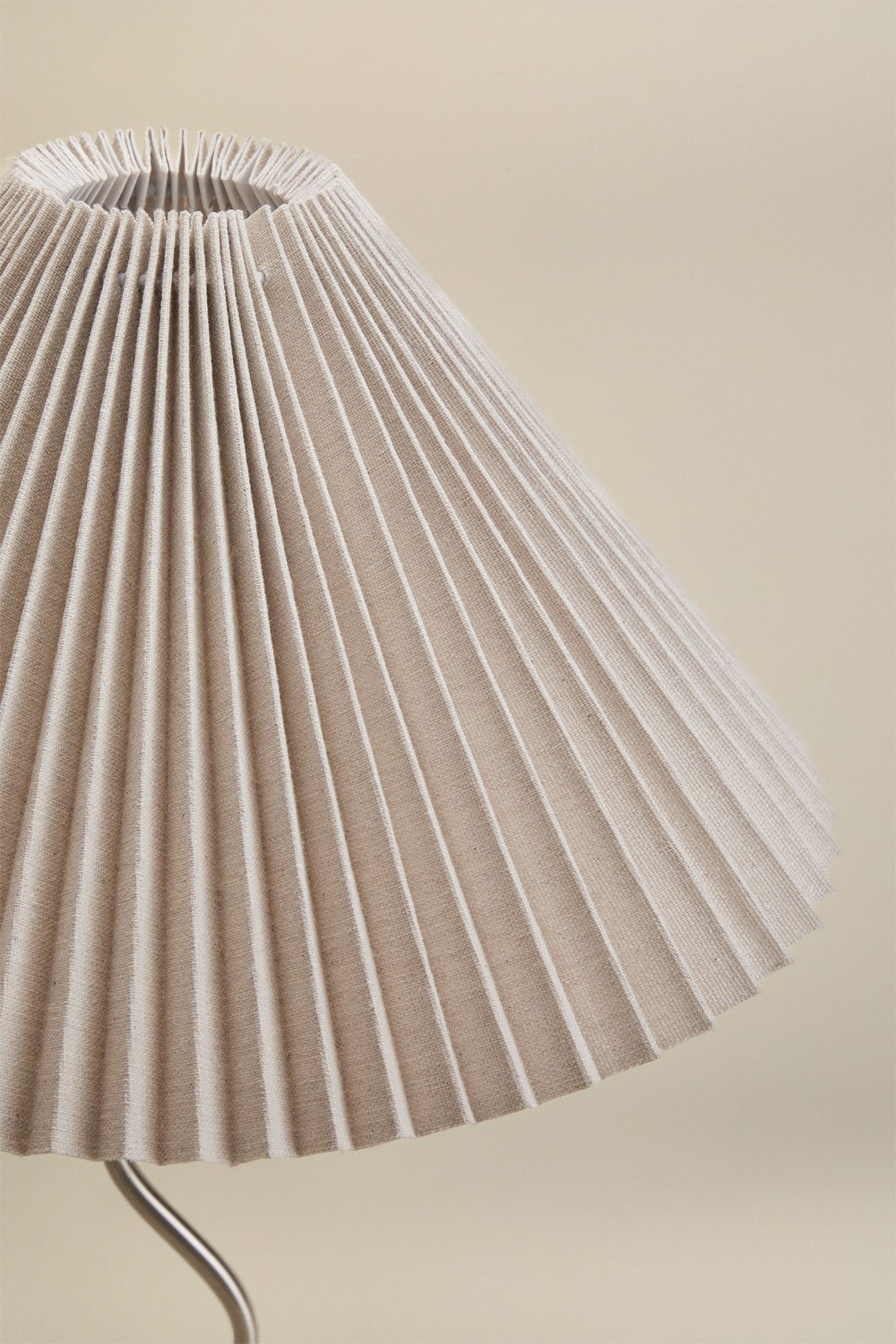 Lámpara de mesa en hierro y lino Siliema , imagen de galer&iacute;a 3