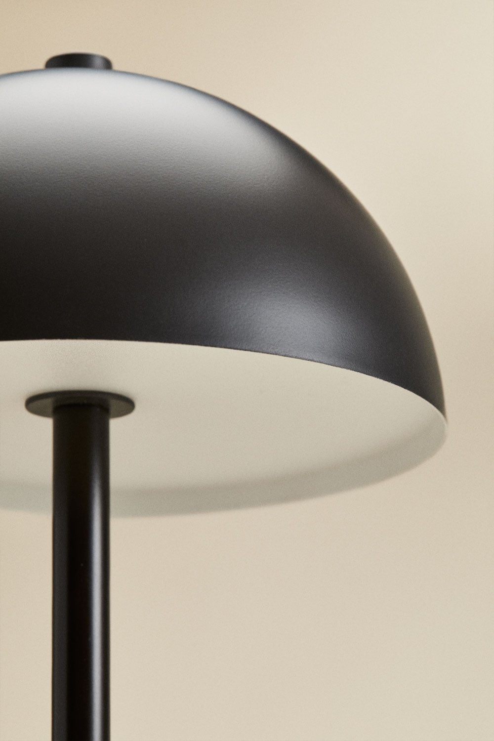 Lámpara de mesa LED inalámbrica en hierro y piedra natural Nicolas, imagen de galer&iacute;a 5