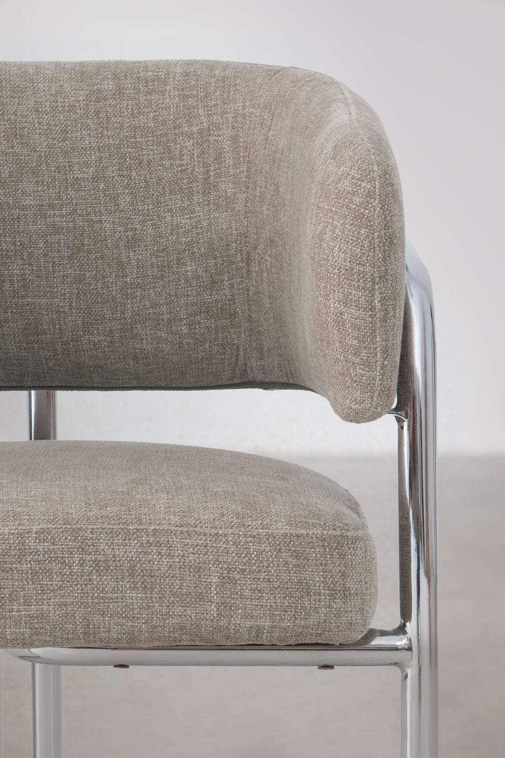 Silla de comedor con reposabrazos tapizada y en hierro Zantria , imagen de galer&iacute;a 4