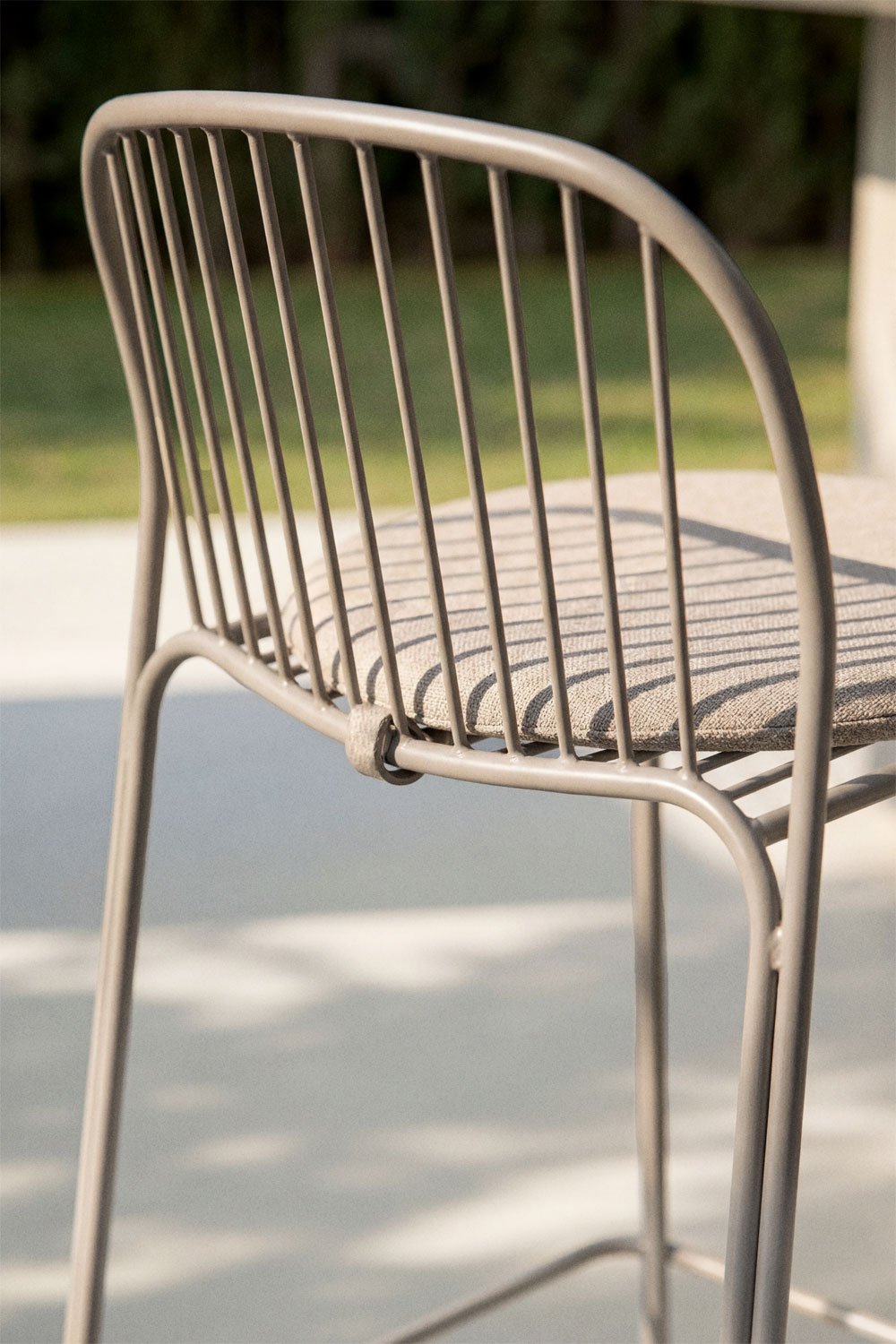 Taburete alto de jardín en acero Anerina, imagen de galer&iacute;a 2